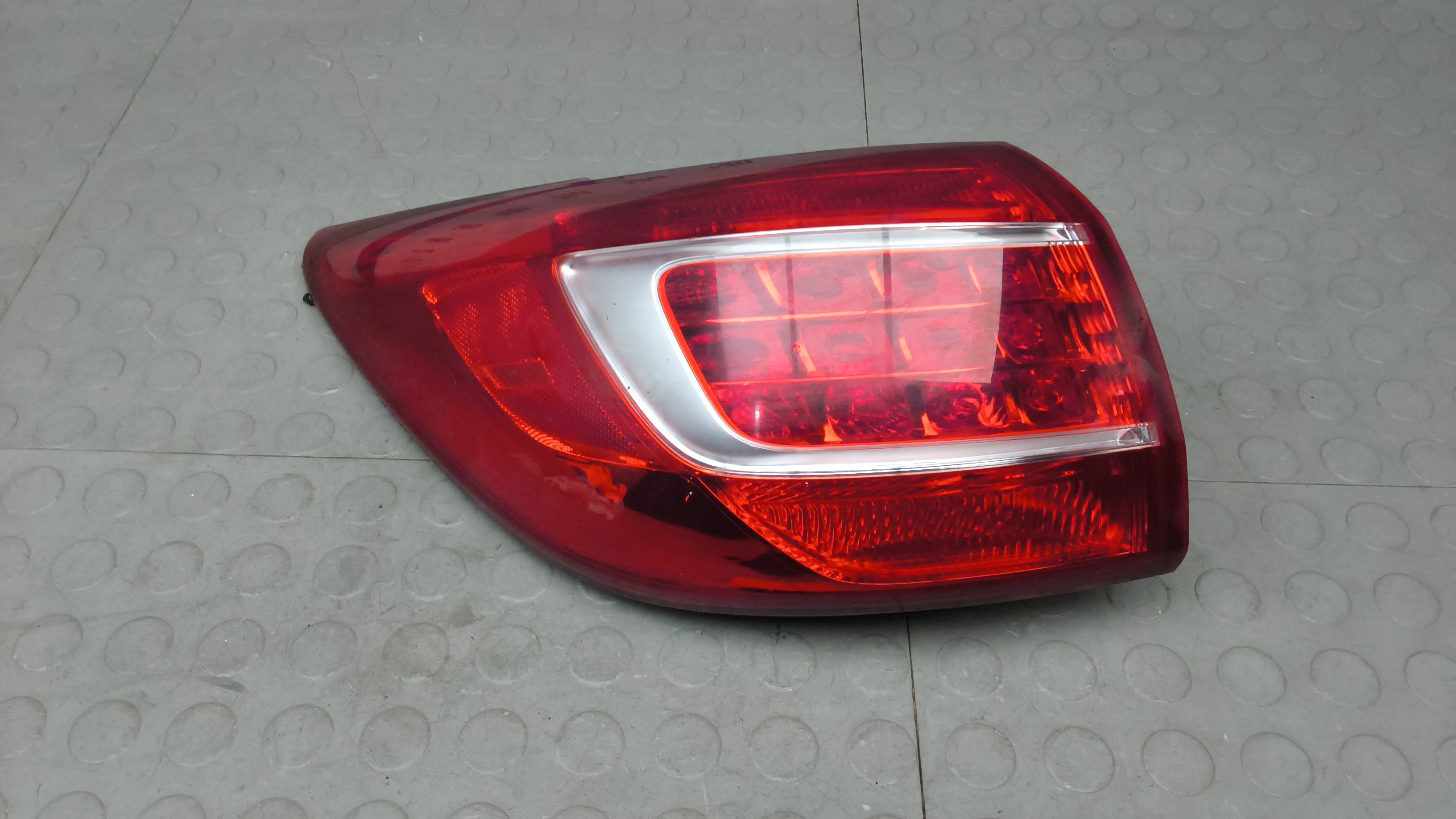 Фонарь задний левый Kia Sportage 3