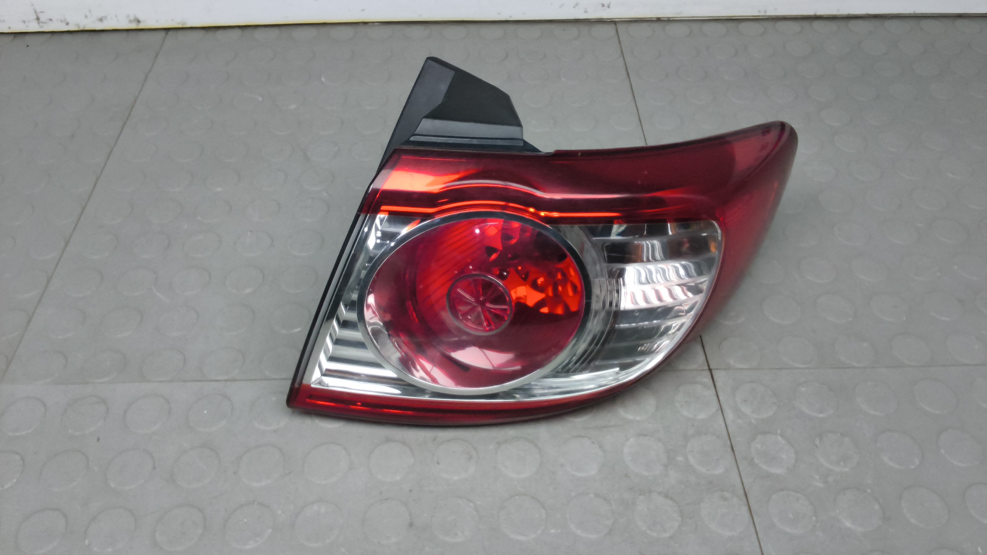 Фонарь задний правый Hyundai Santa Fe 2