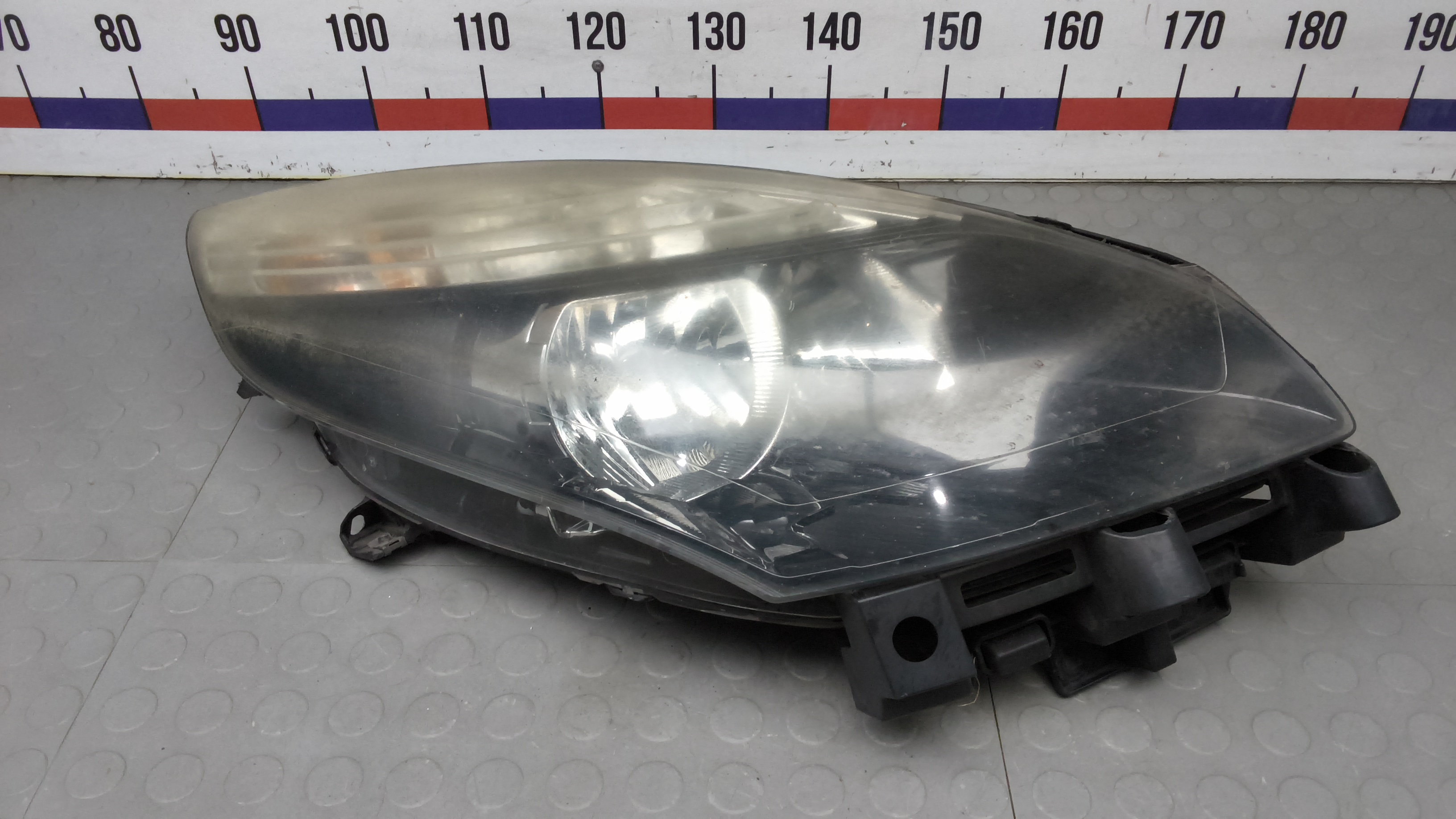 Фара правая Renault Scenic 3