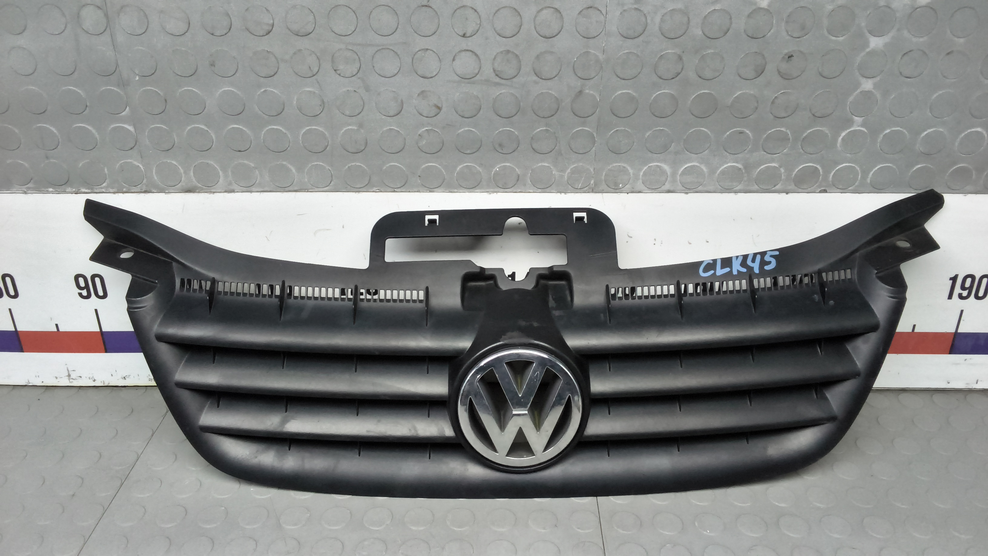 Решетка радиатора Volkswagen Caddy 3