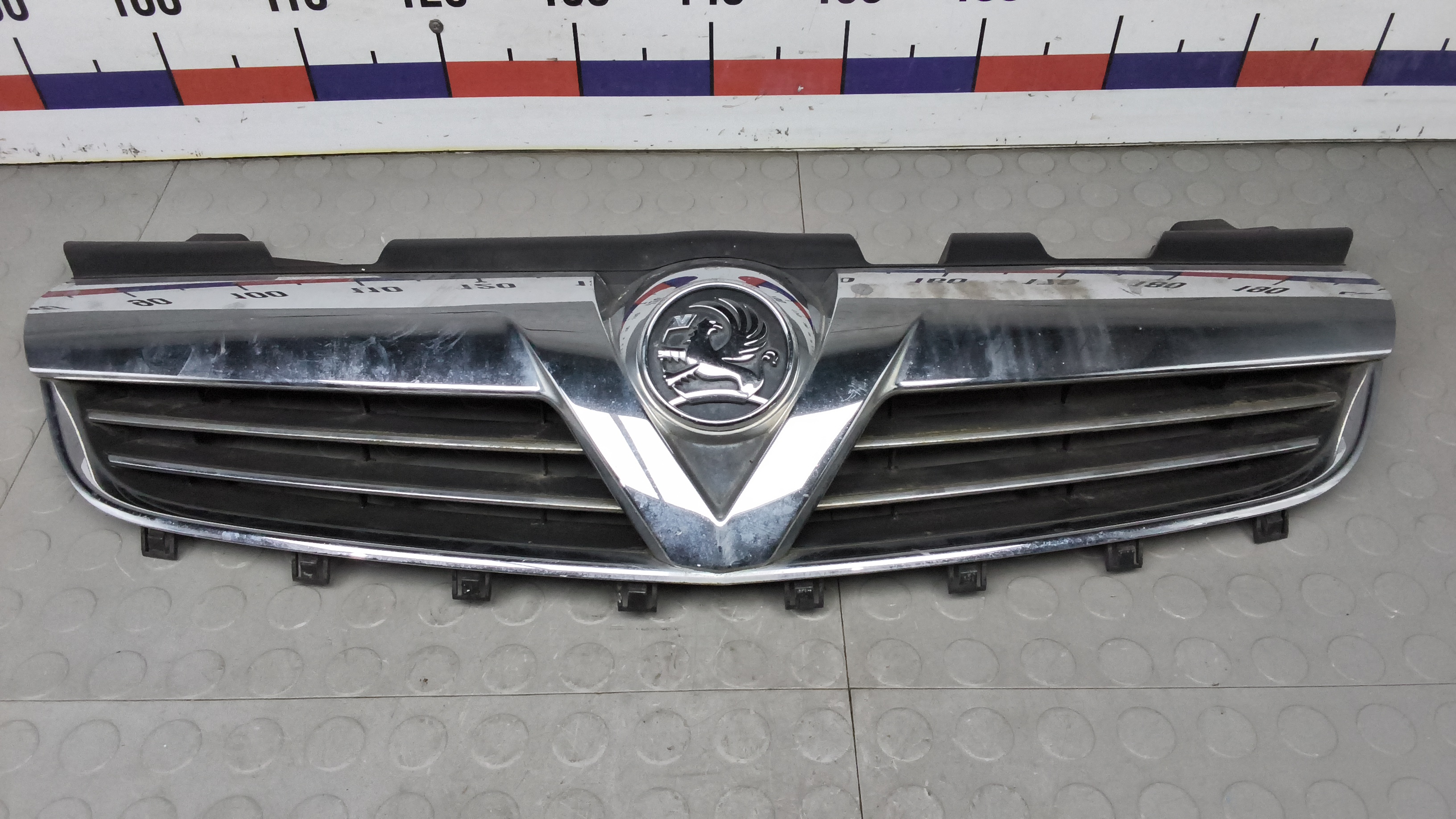 Решетка радиатора Opel Zafira B