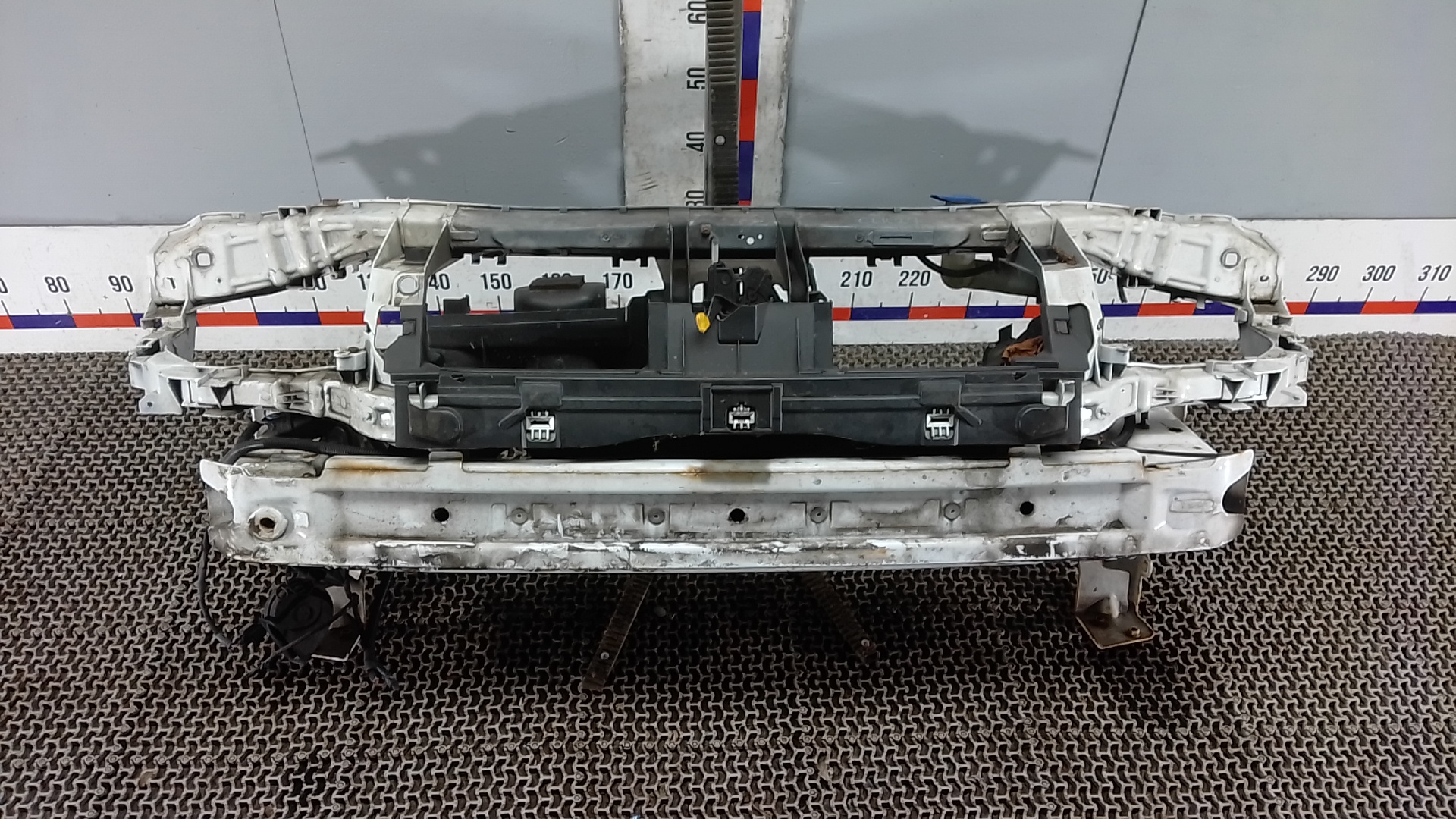 Передняя панель крепления облицовки (телевизор) Ford Mondeo 4