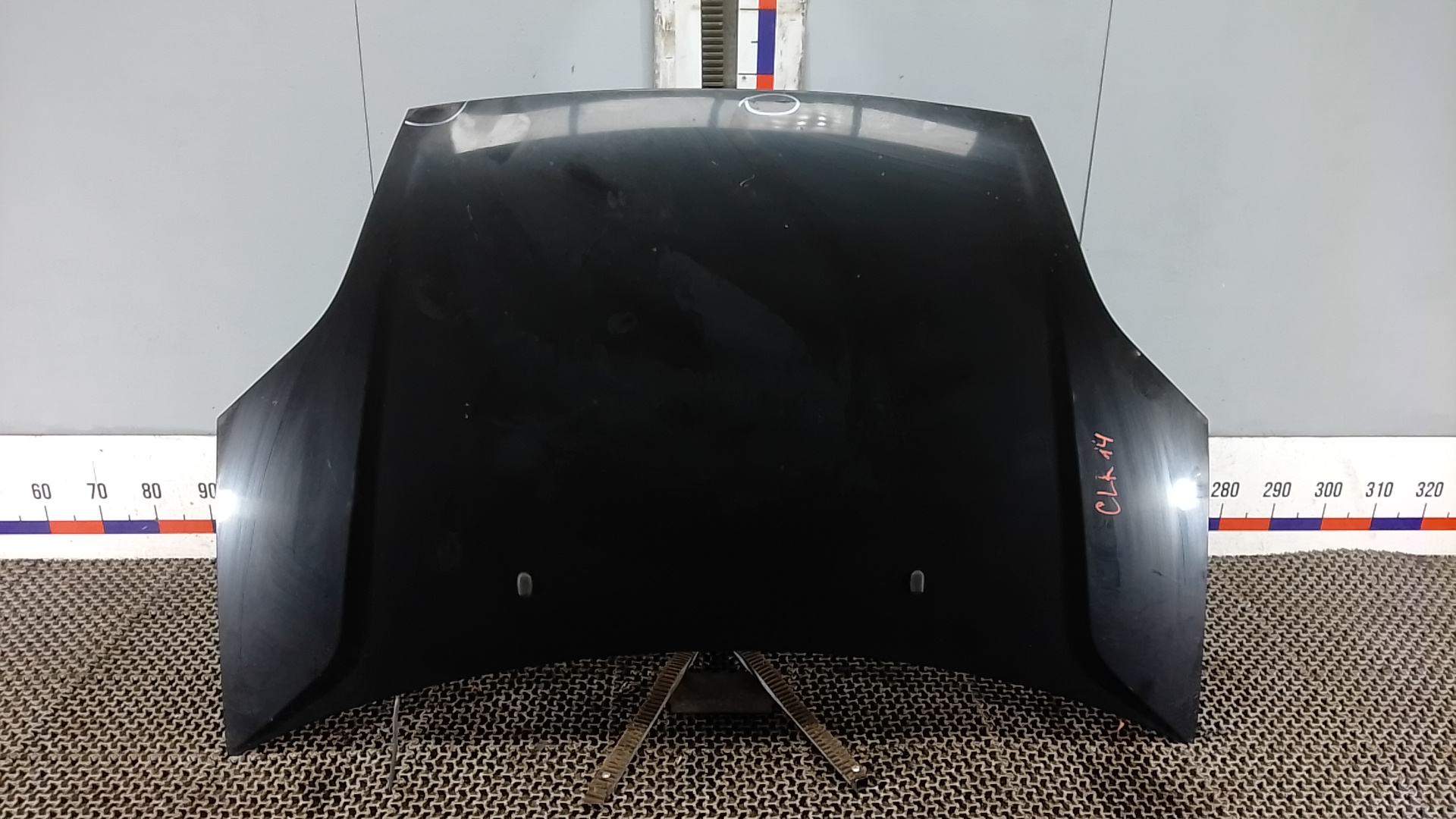 Капот Ford Fiesta 5