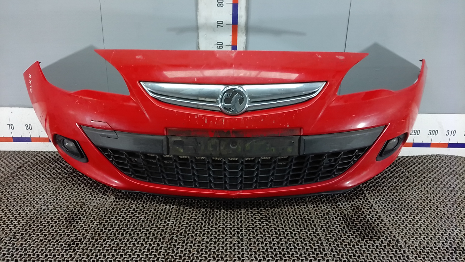 Бампер передний Opel Astra GTC