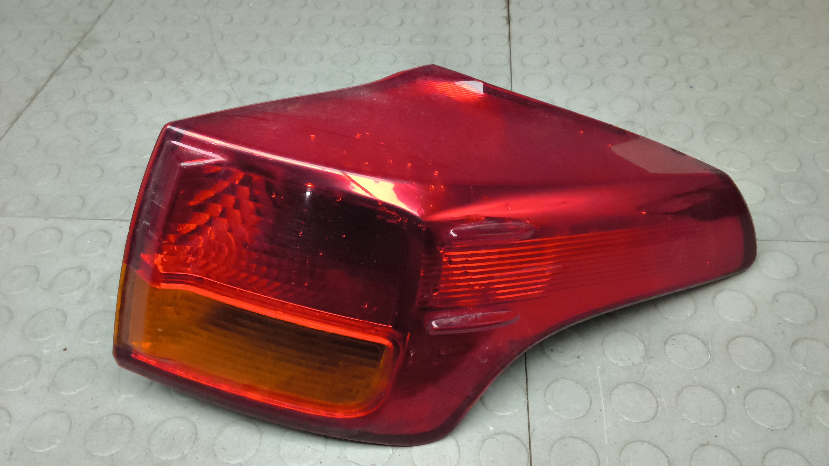 Фонарь задний правый Toyota RAV4 CA40