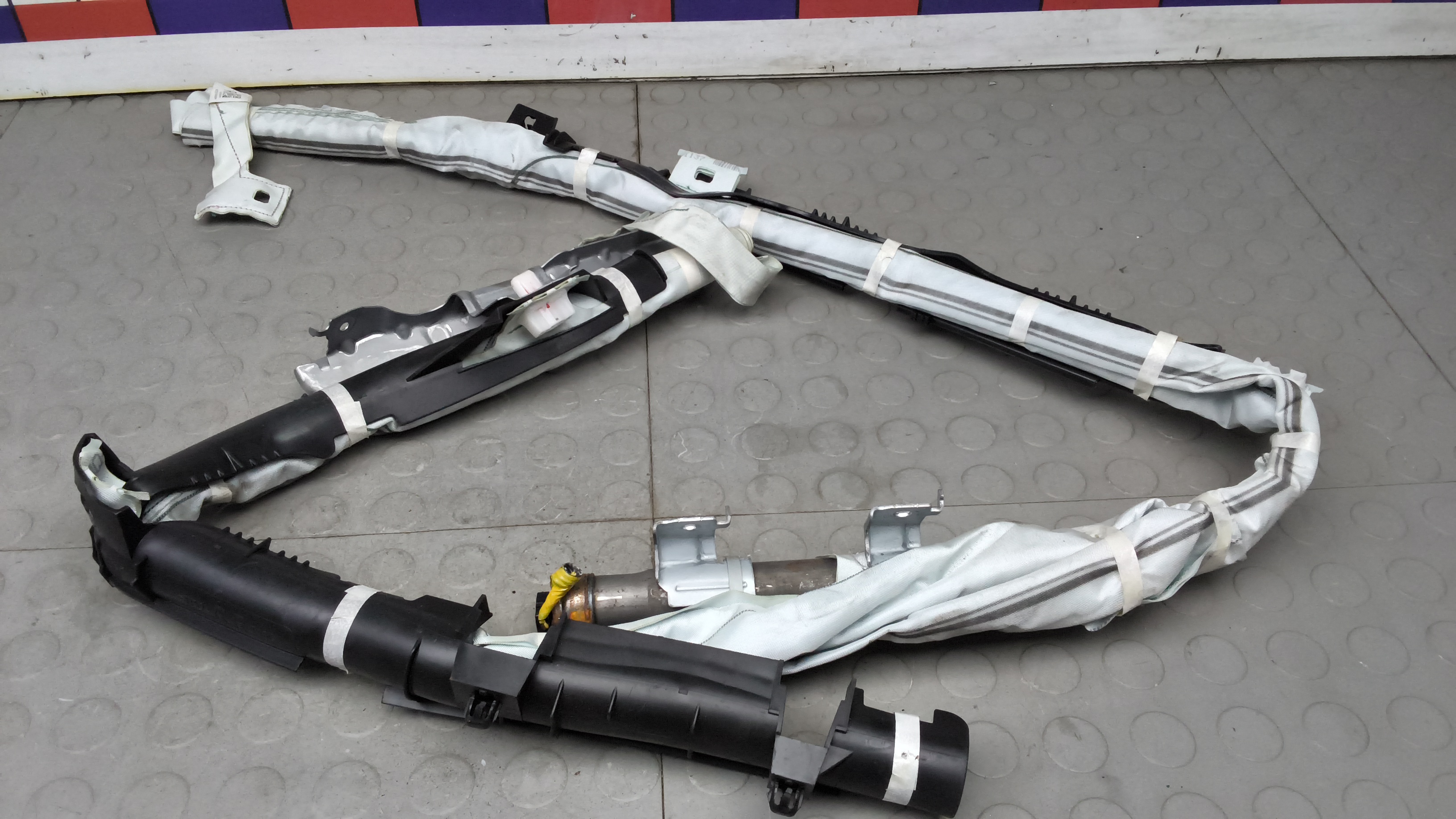 Шторка безопасности Toyota RAV4 CA40