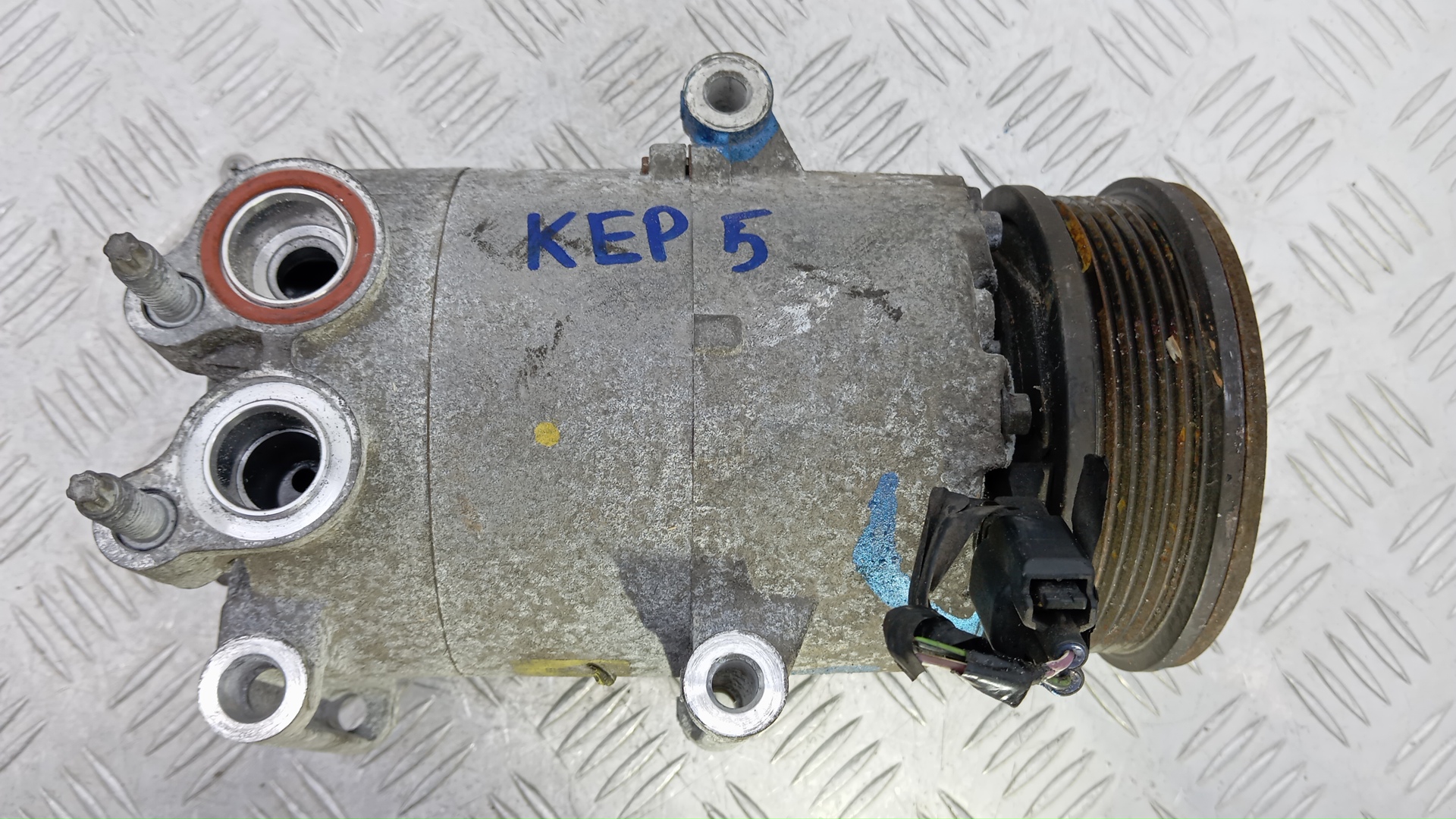 Компрессор кондиционера бензиновый Ford Focus 3