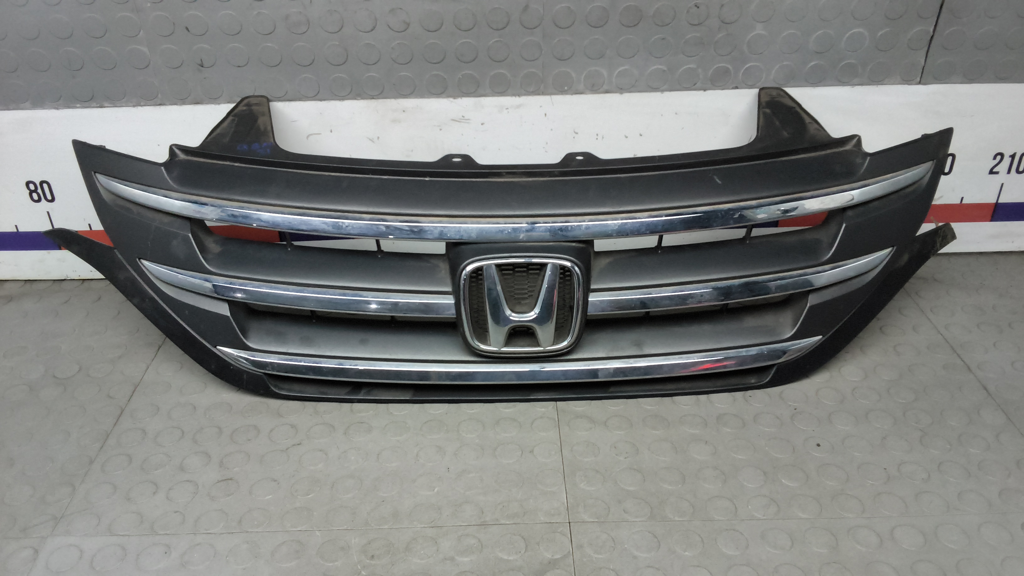 Решетка радиатора Honda CR-V 4