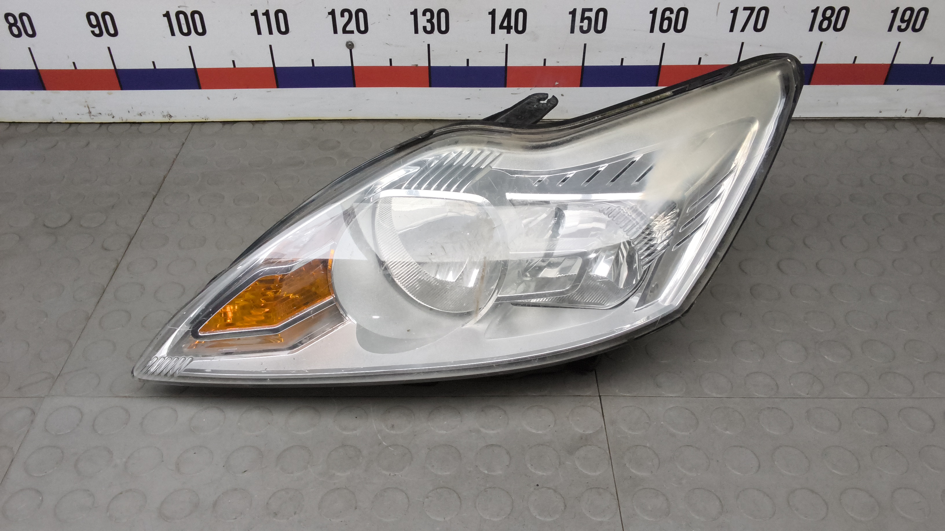 Фара левая Ford Focus 2