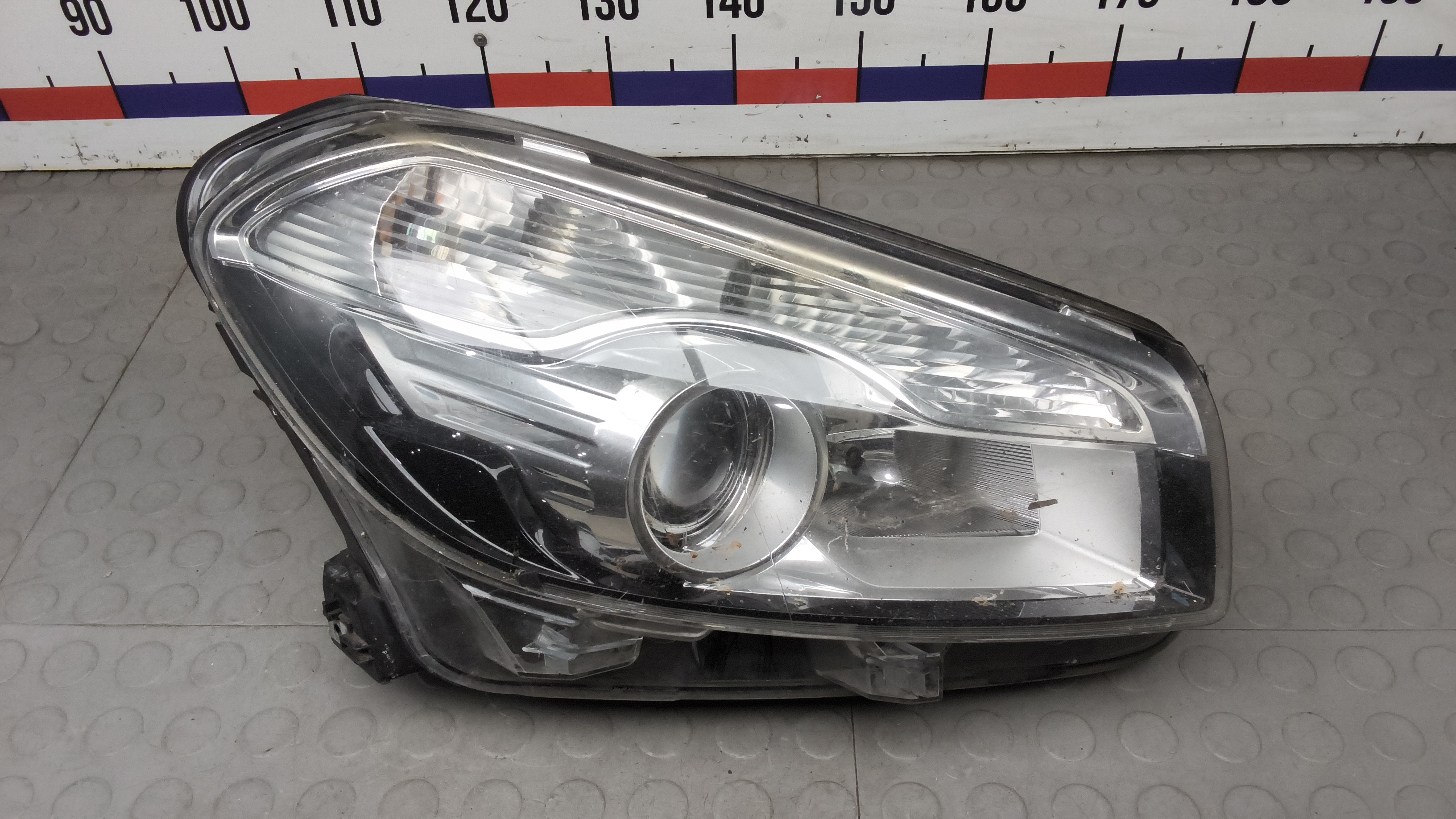 Фара правая Nissan Qashqai J10