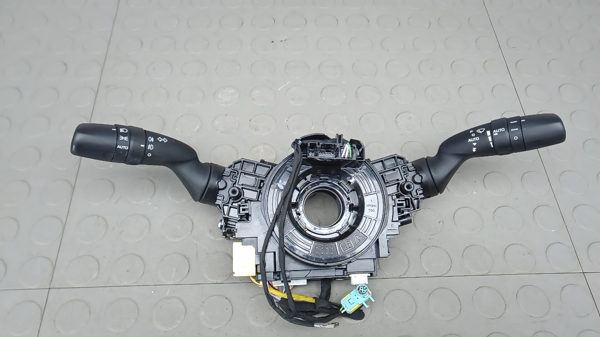 Переключатель поворотов и дворников (стрекоза) Toyota RAV4 XA50