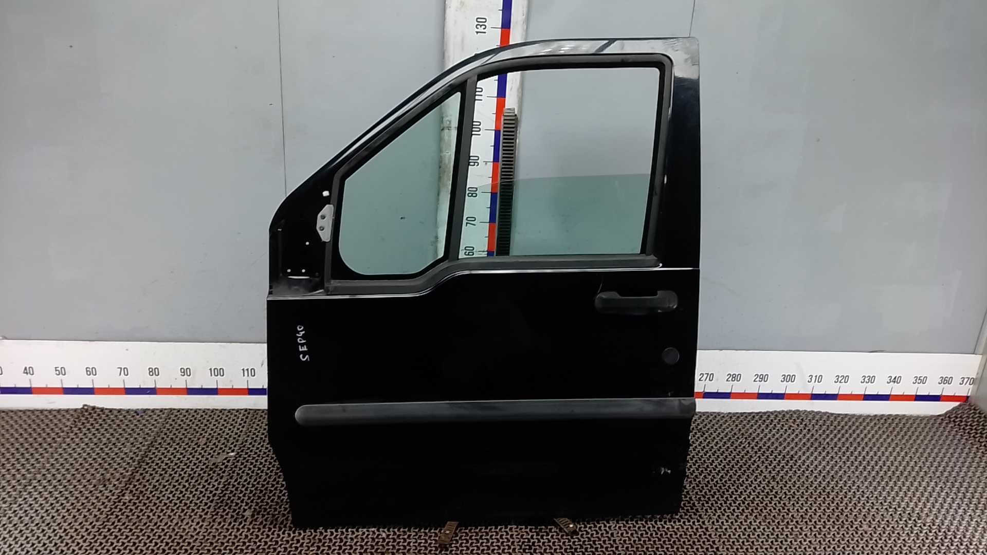 Дверь передняя левая Ford Transit Connect 1
