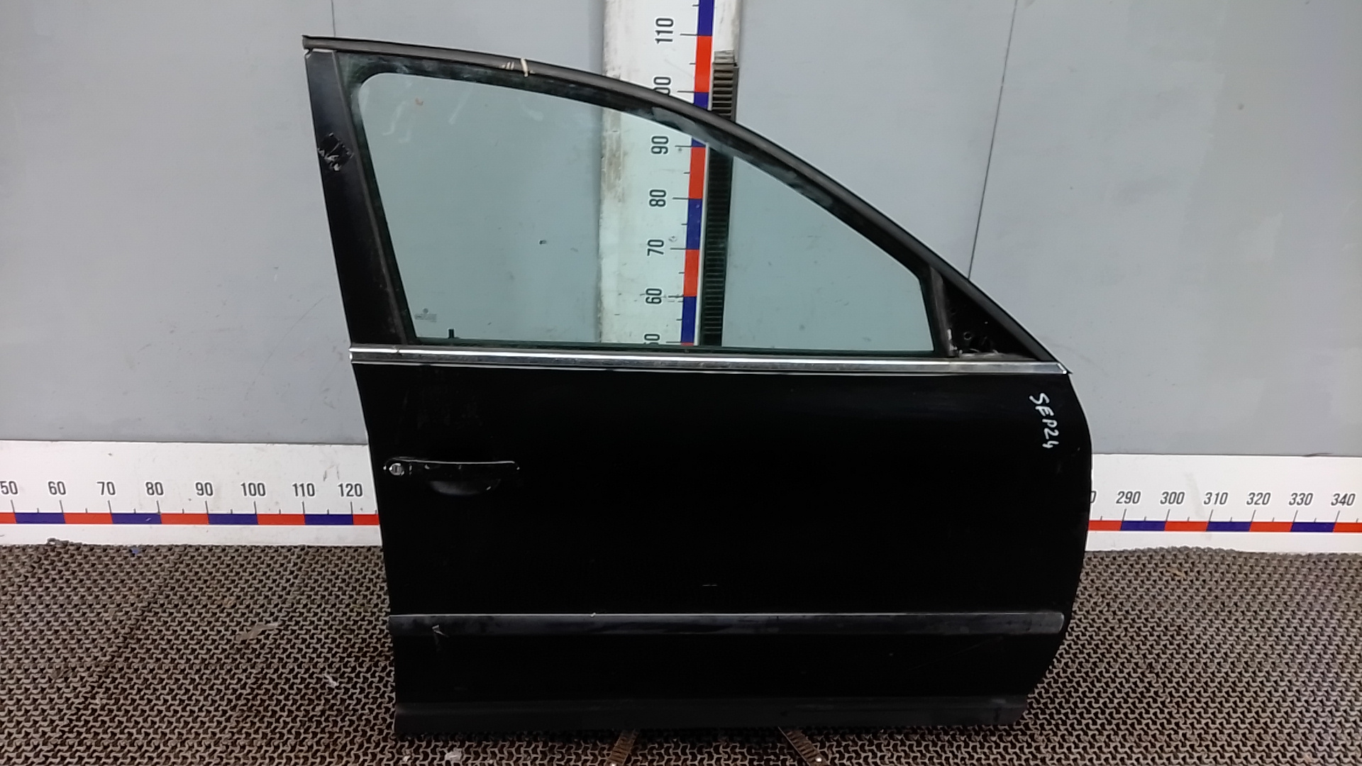 Дверь передняя правая Volkswagen Passat B5