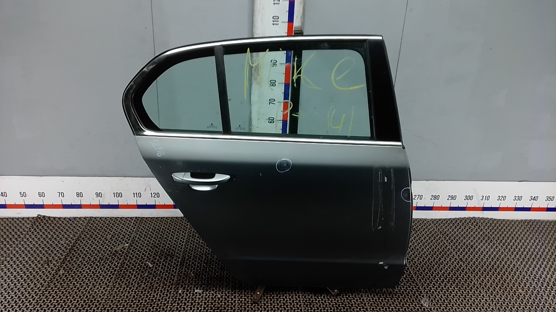 Дверь задняя правая Skoda Superb 2