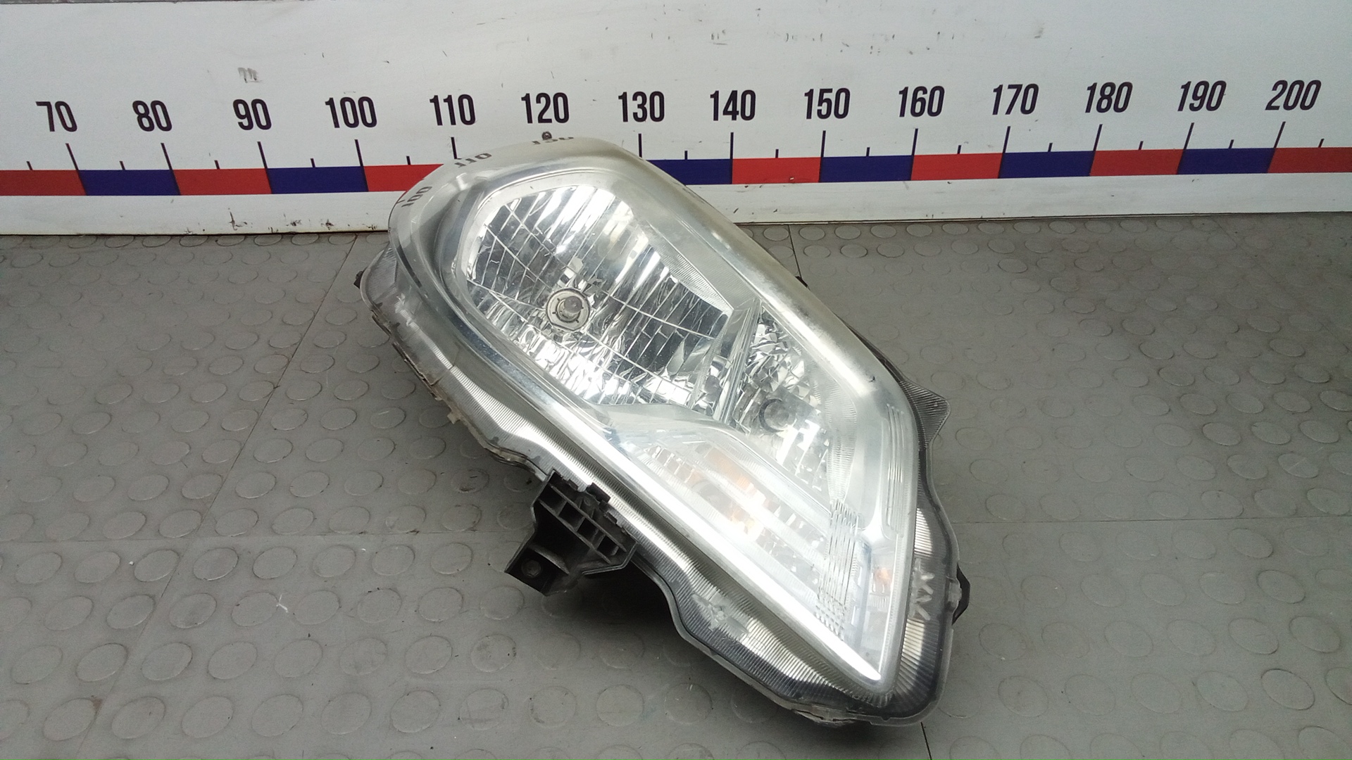 Фара правая Suzuki SX4 2
