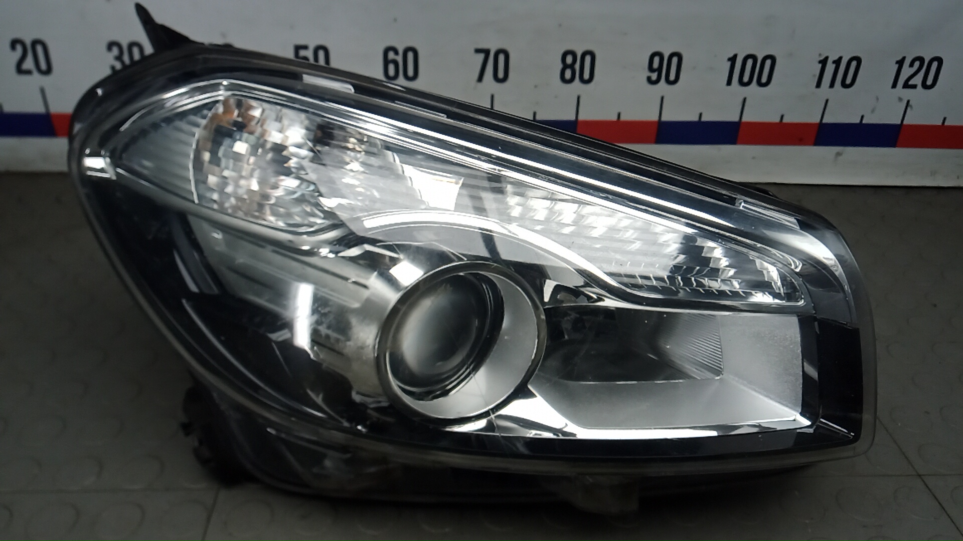 Фара правая Nissan Qashqai J10 +2