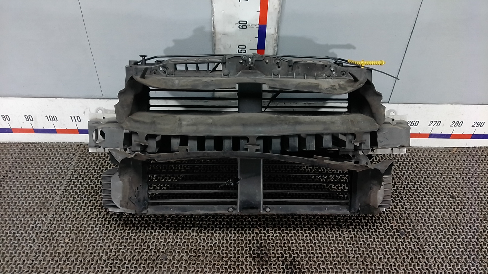 Передняя панель крепления облицовки (телевизор) Ford Focus 4