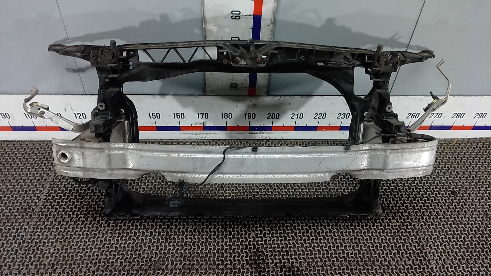 Передняя панель крепления облицовки (телевизор) Audi A6 Allroad C7