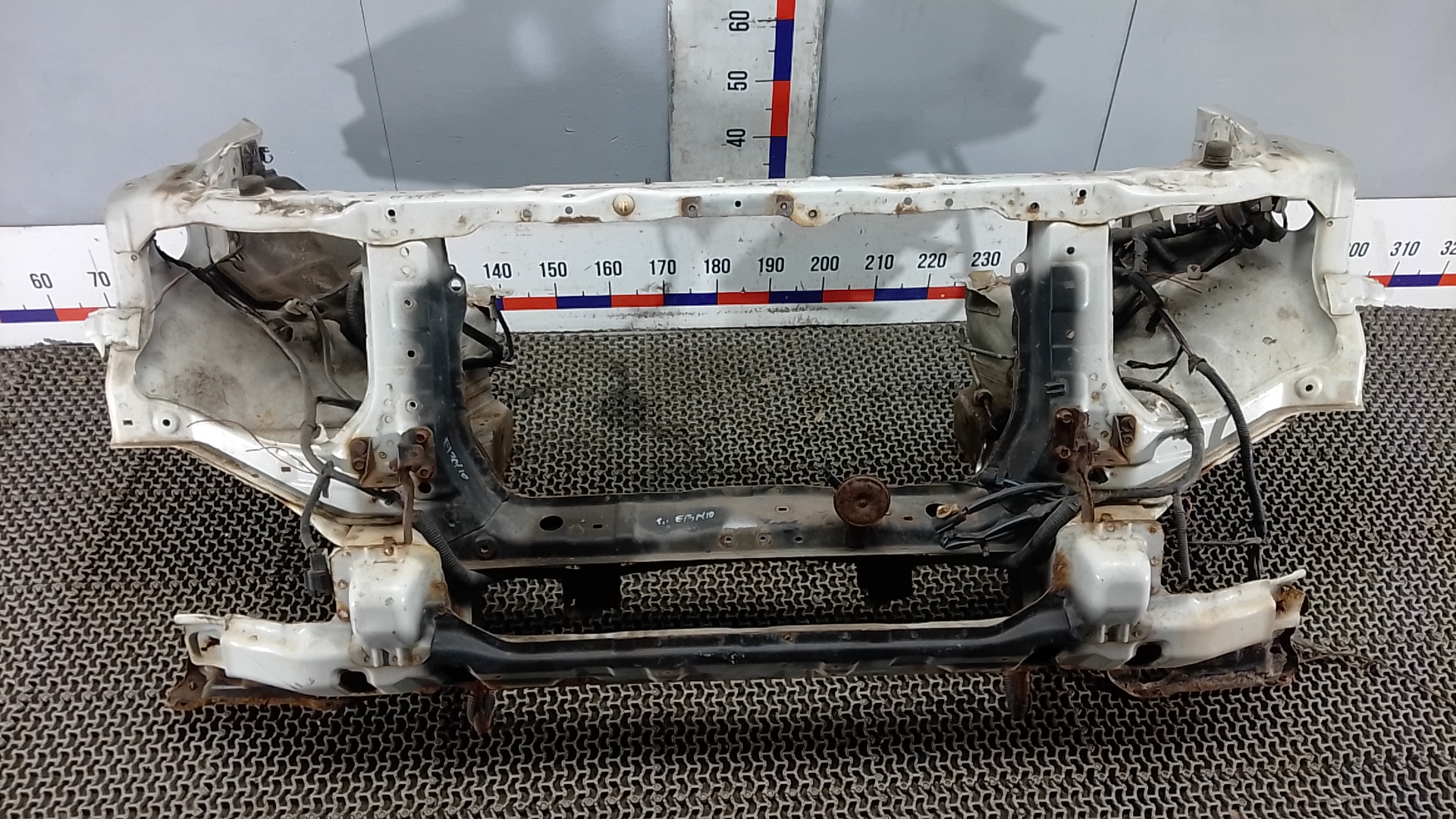 Передняя панель крепления облицовки (телевизор) Mitsubishi Pajero 4