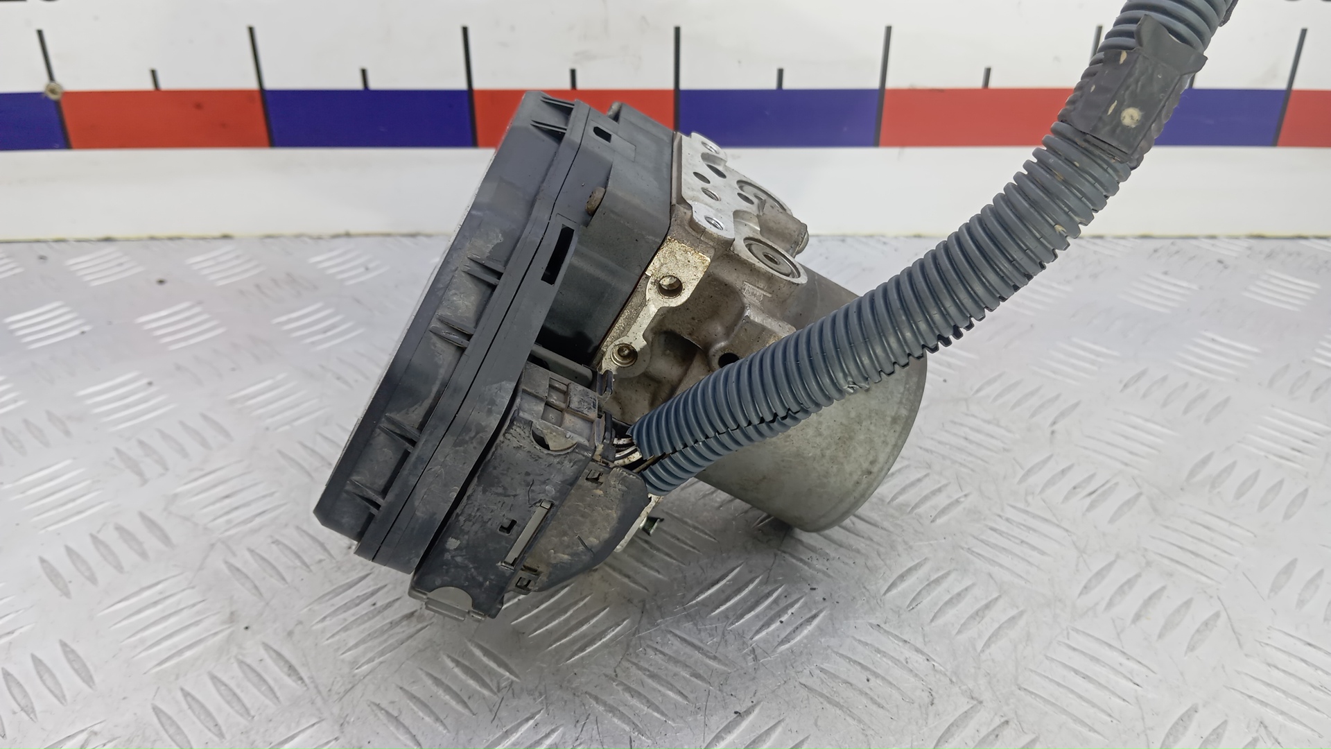 Блок ABS Toyota RAV4 CA40