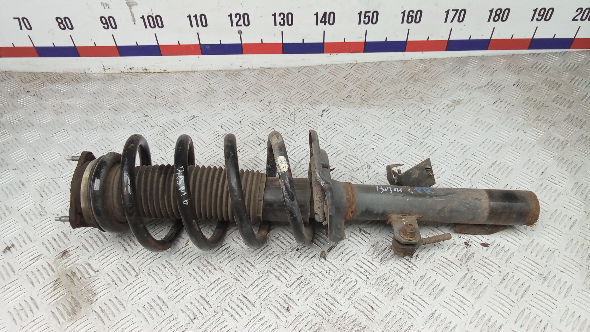 Стойка передняя правая Ford Transit 8