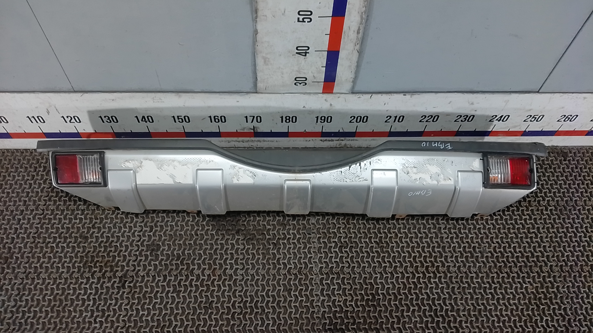 Бампер задний Mitsubishi Pajero 4