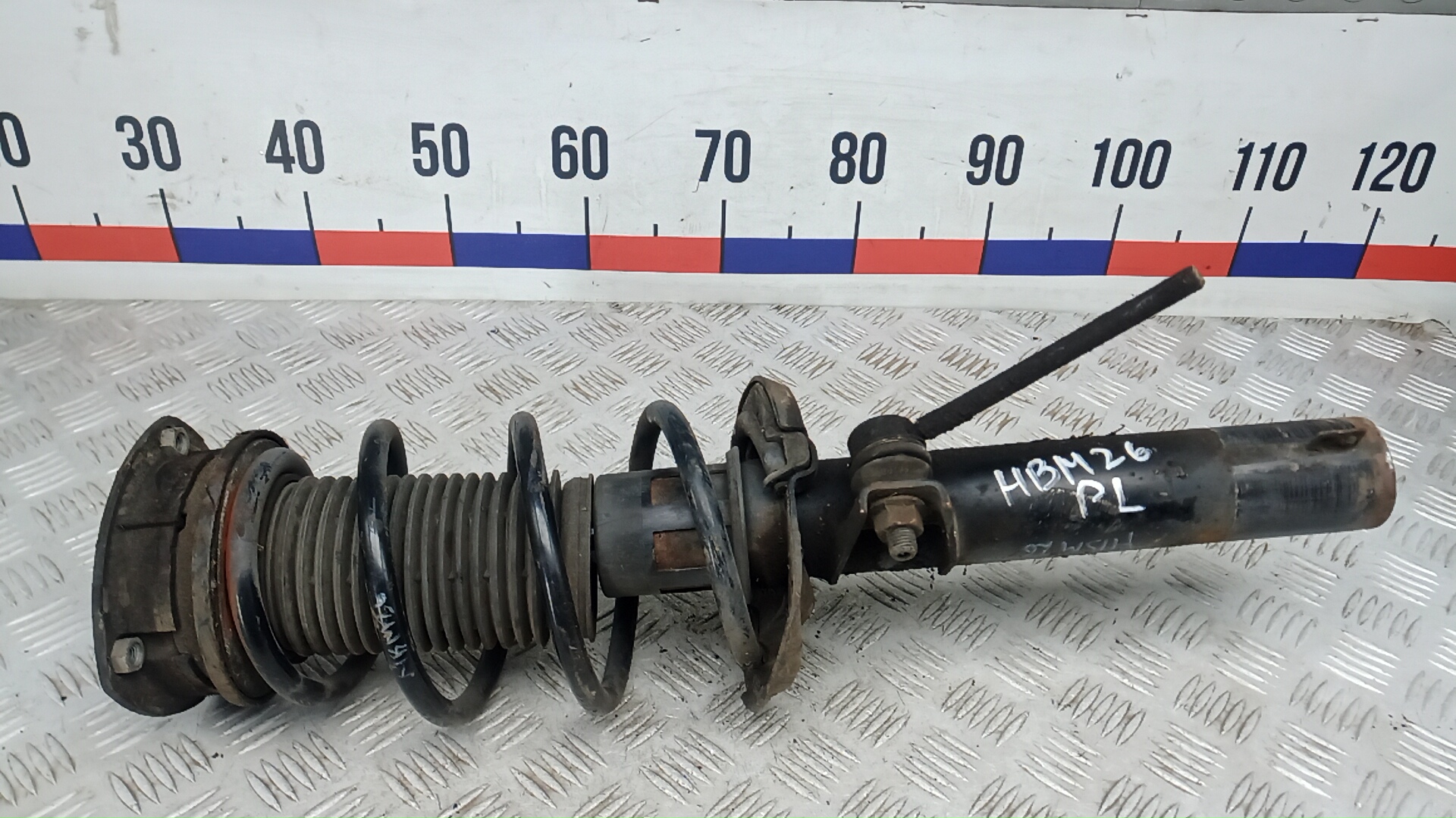 Стойка передняя левая Volkswagen Passat B8
