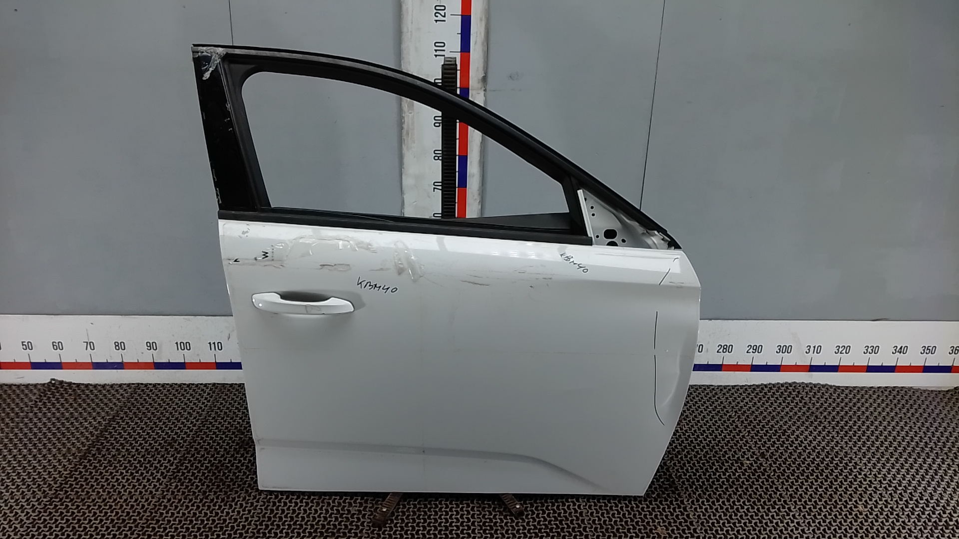 Дверь передняя правая Peugeot 308 3