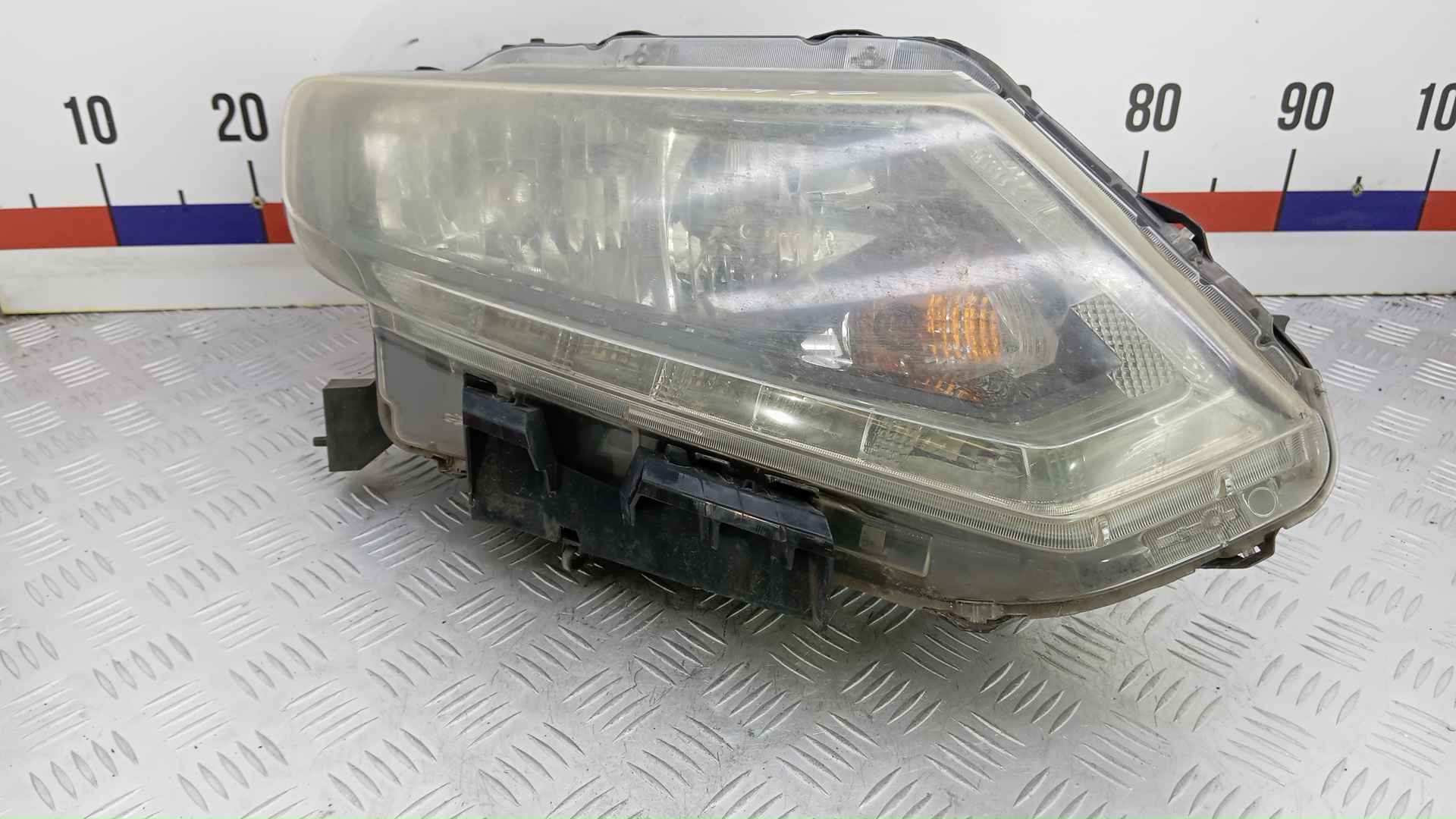 Фара правая Nissan X-Trail T32