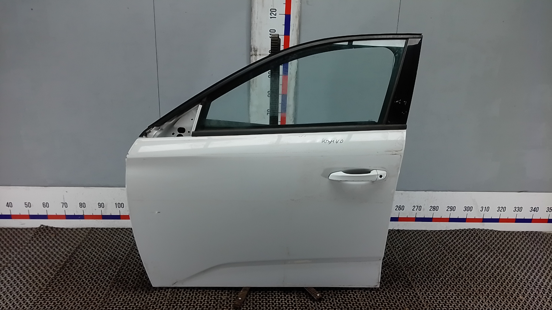 Дверь передняя левая Peugeot 308 3