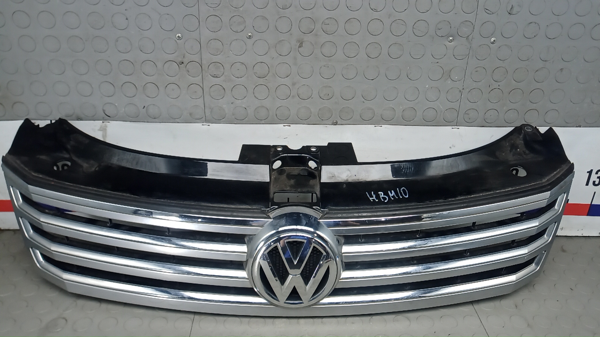 Решетка радиатора Volkswagen Phaeton 1
