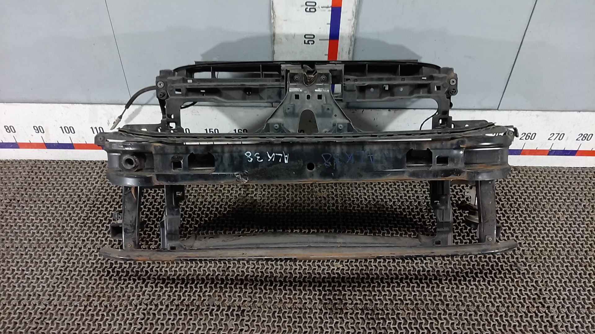 Передняя панель крепления облицовки (телевизор) Volkswagen Passat B8
