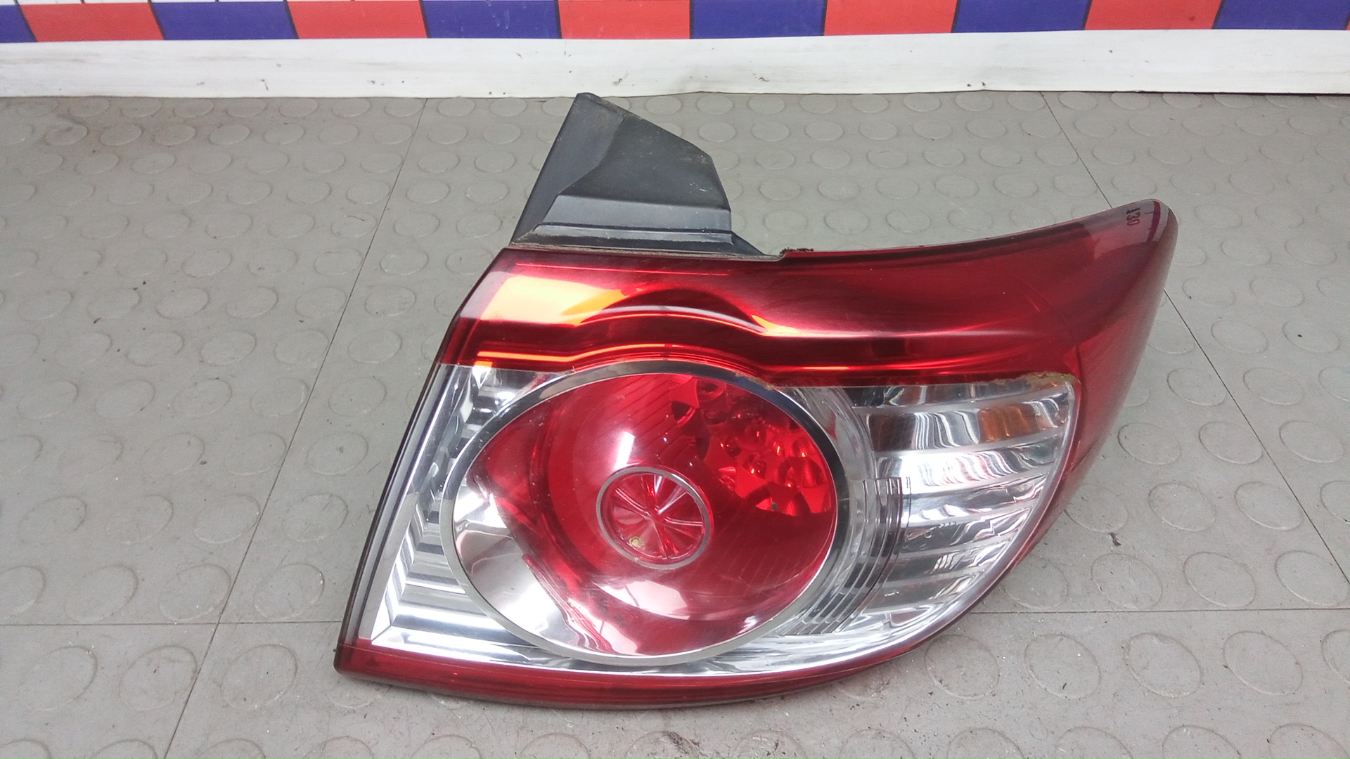 Фонарь задний правый Hyundai Santa Fe 2