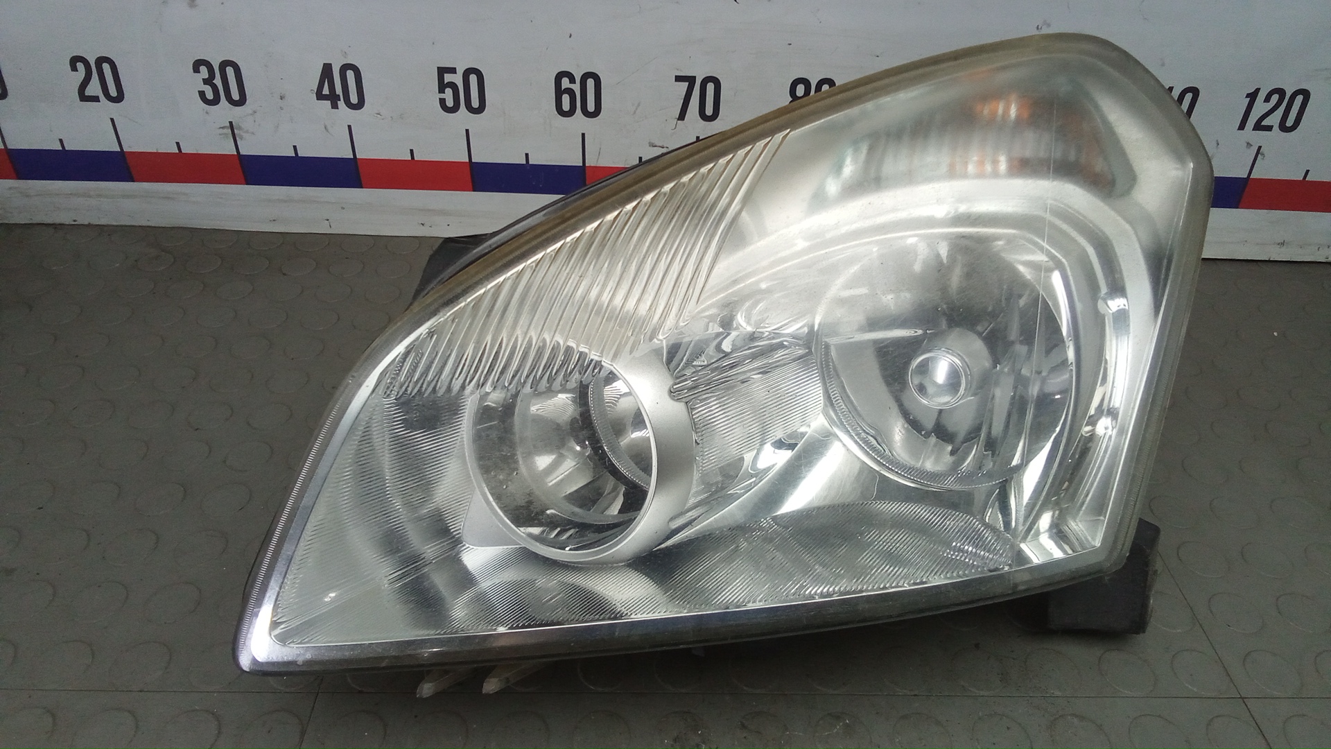 Фара левая Nissan Qashqai J10
