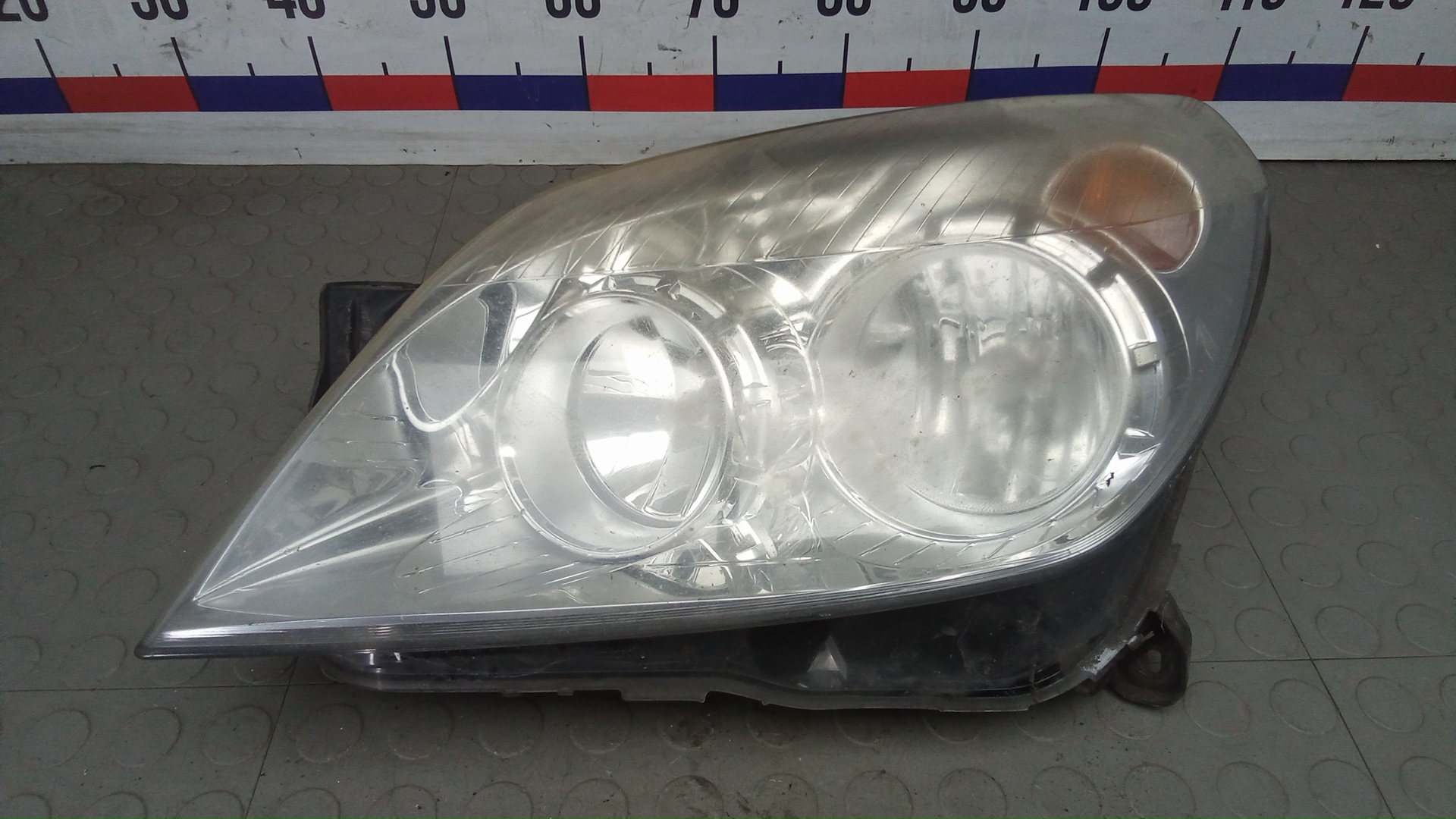 Фара левая Opel Astra H