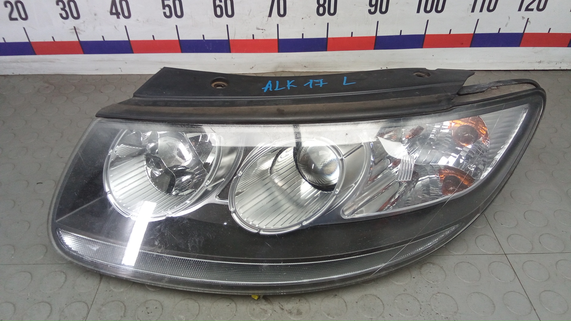 Фара левая Hyundai Santa Fe 2
