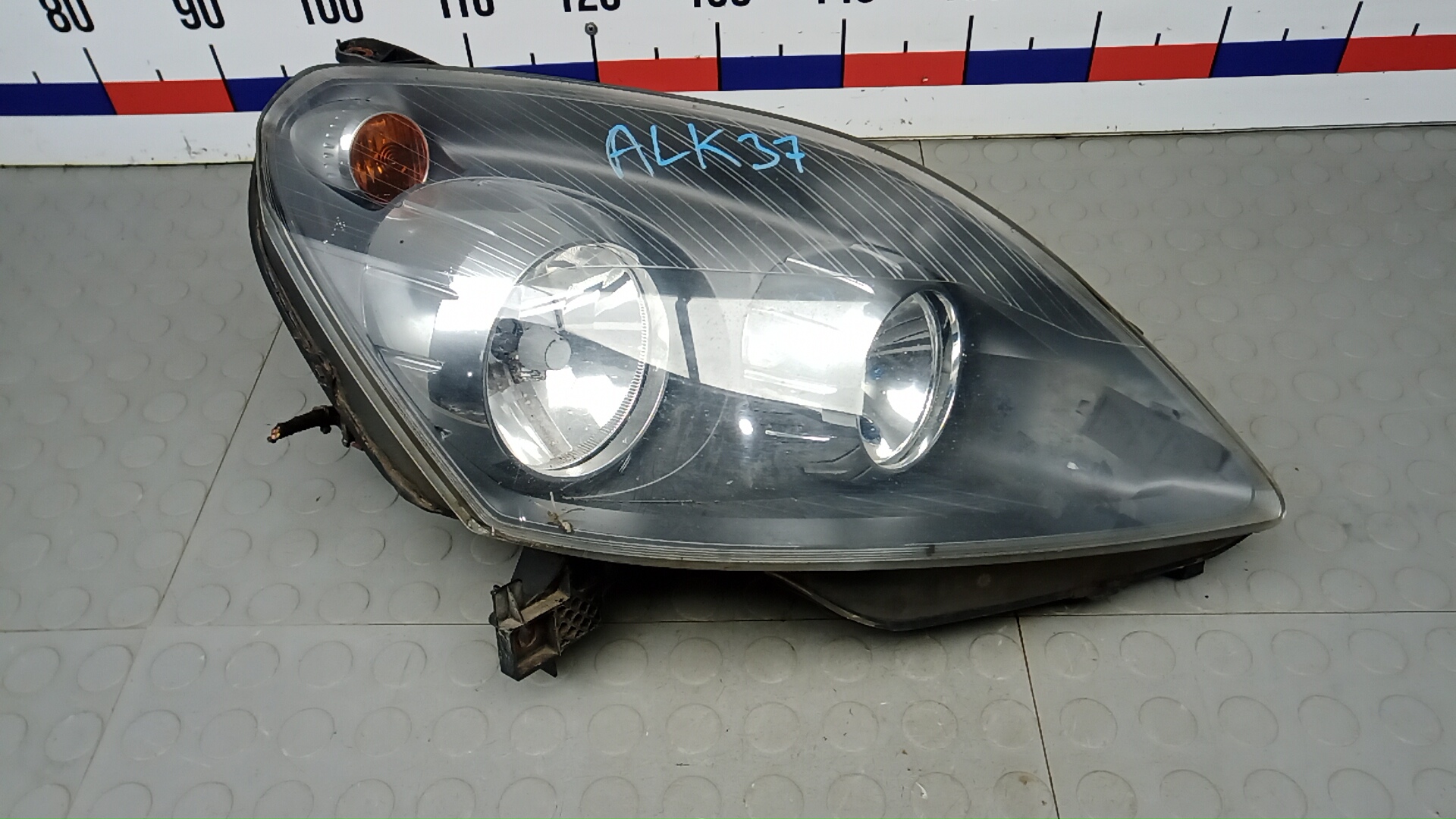Фара правая Opel Zafira B