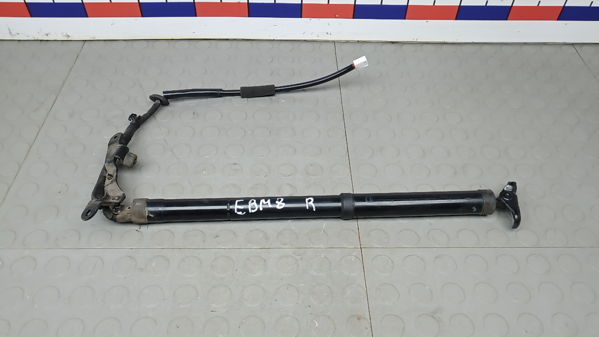 Амортизатор 3-5 двери Toyota RAV4 CA40