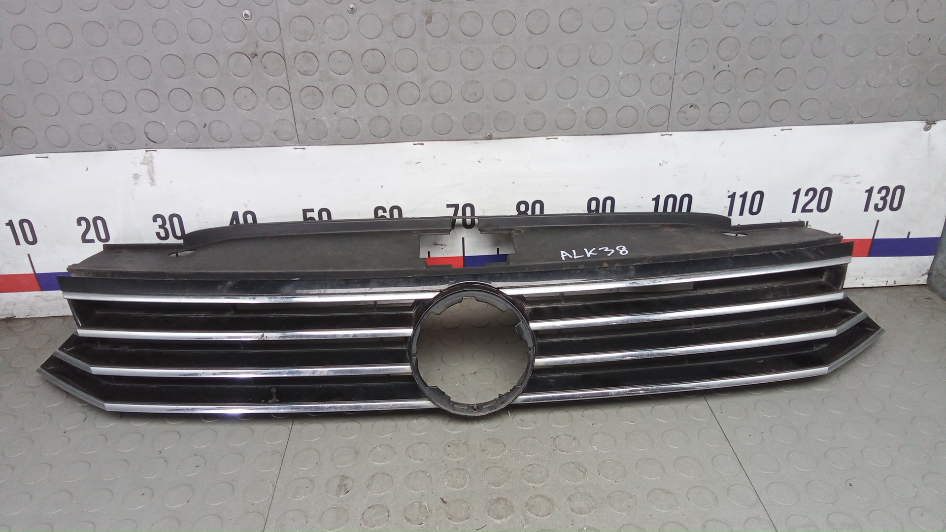 Решетка радиатора Volkswagen Passat B8