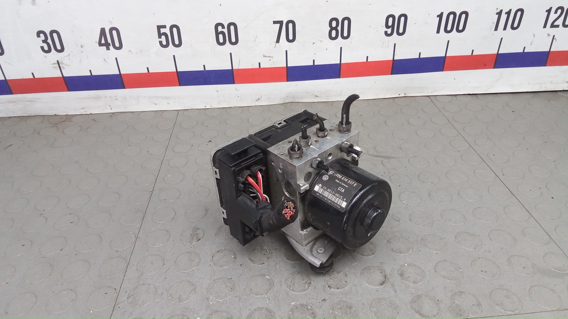 Блок ABS Volkswagen Touareg 2