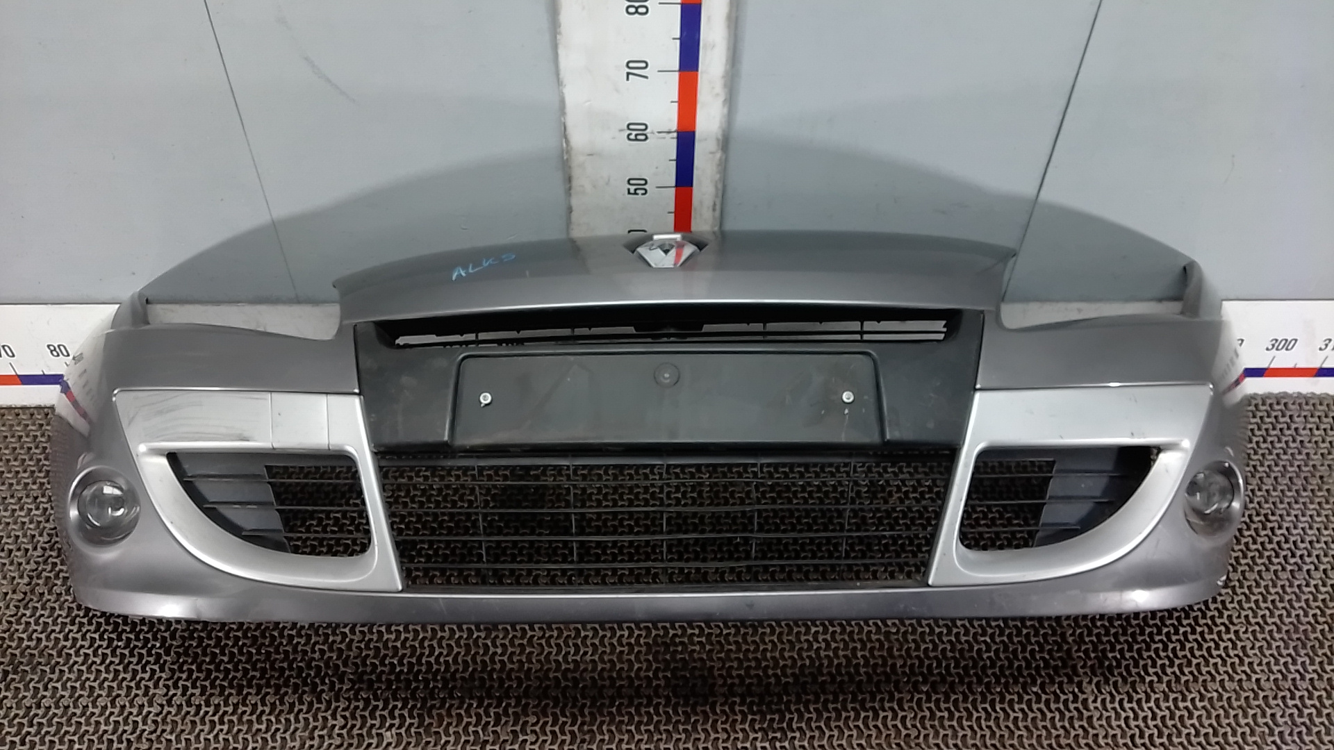 Бампер передний Renault Scenic 3