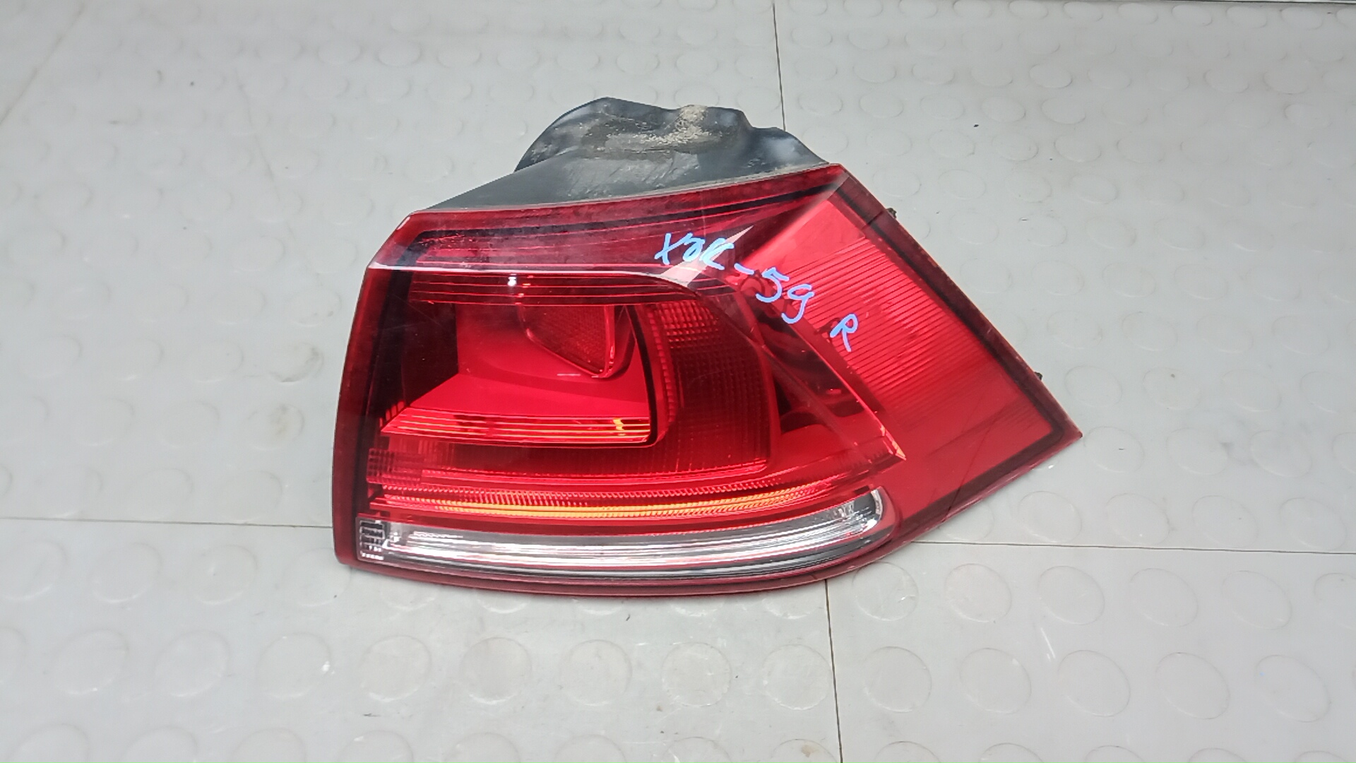 Фонарь задний правый Volkswagen Golf 7