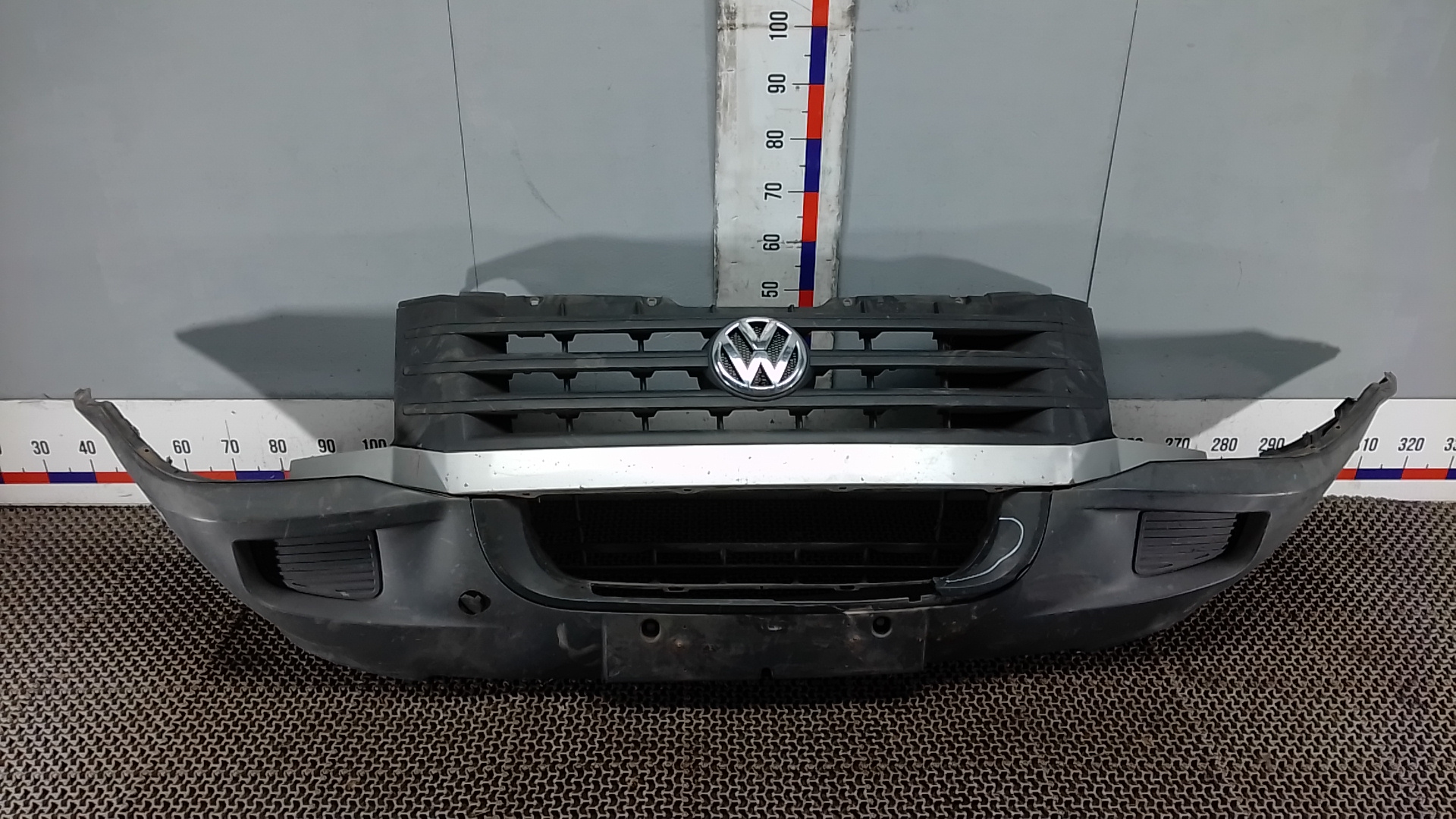 Бампер передний Volkswagen Crafter 1