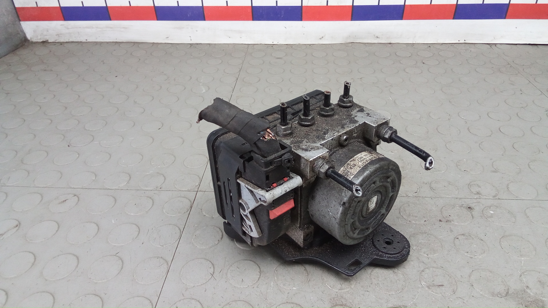 Блок ABS Volkswagen Passat B8