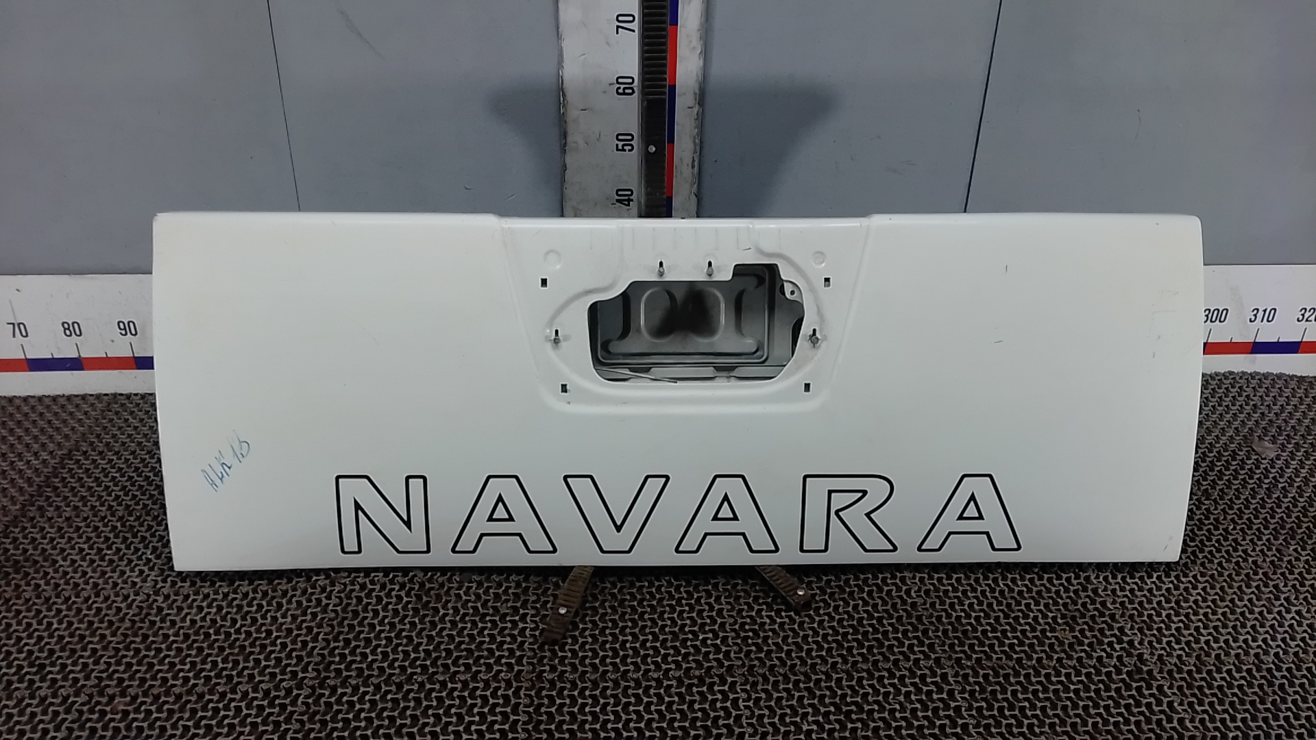Борт откидной Nissan Navara D40