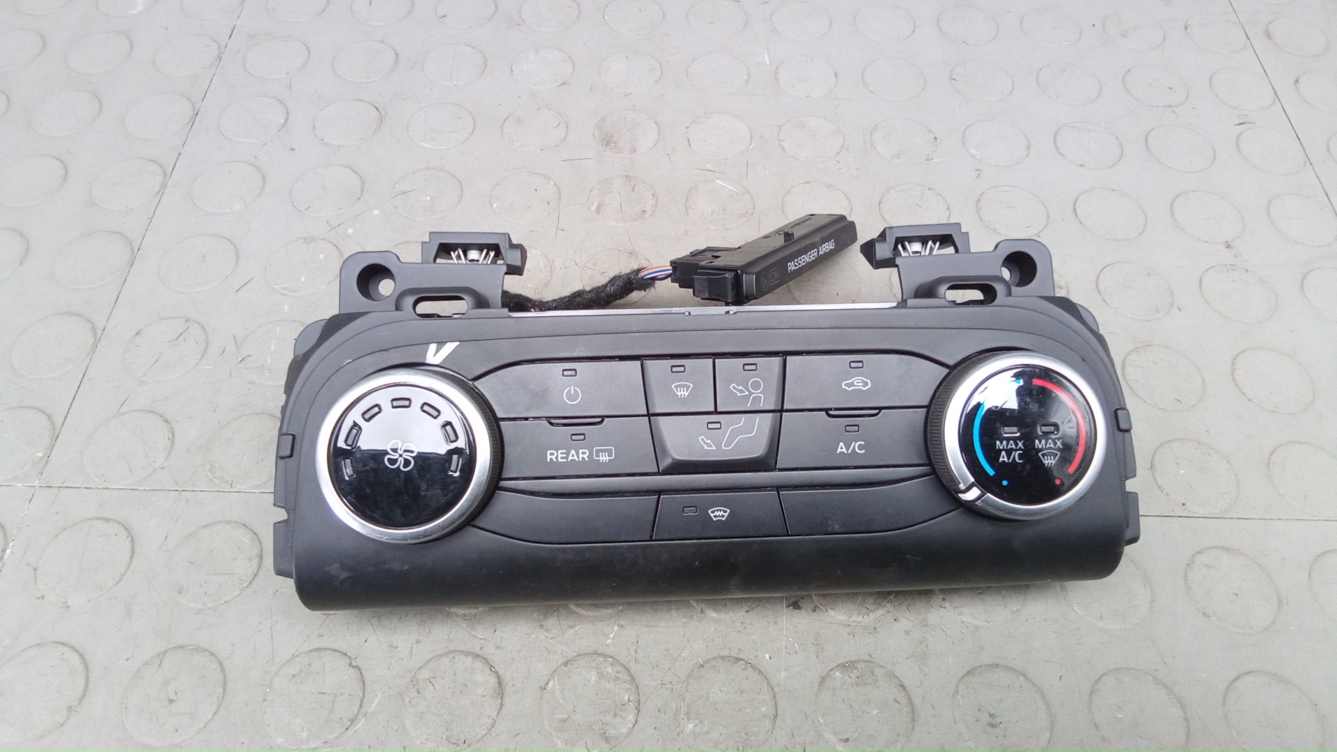 Блок управления печки и климат-контроля Ford Focus 4