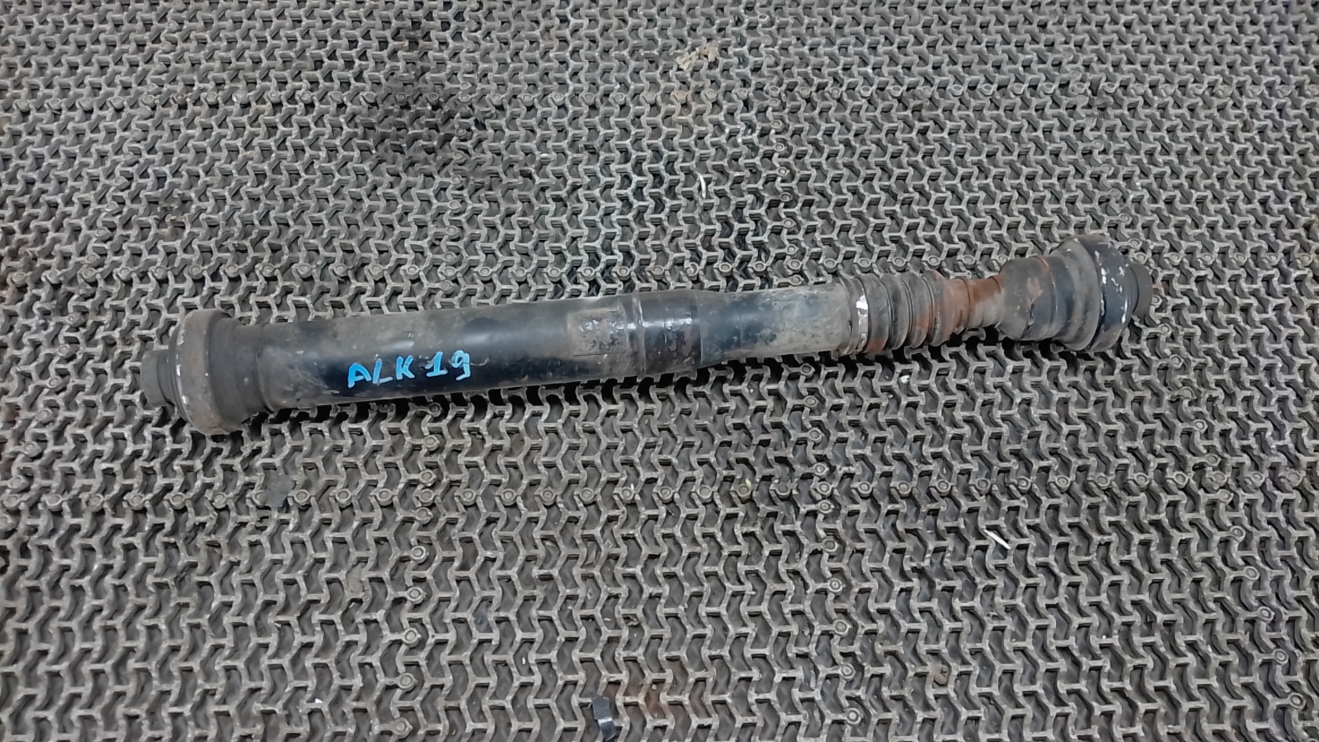 Карданный вал Volkswagen Touareg 2
