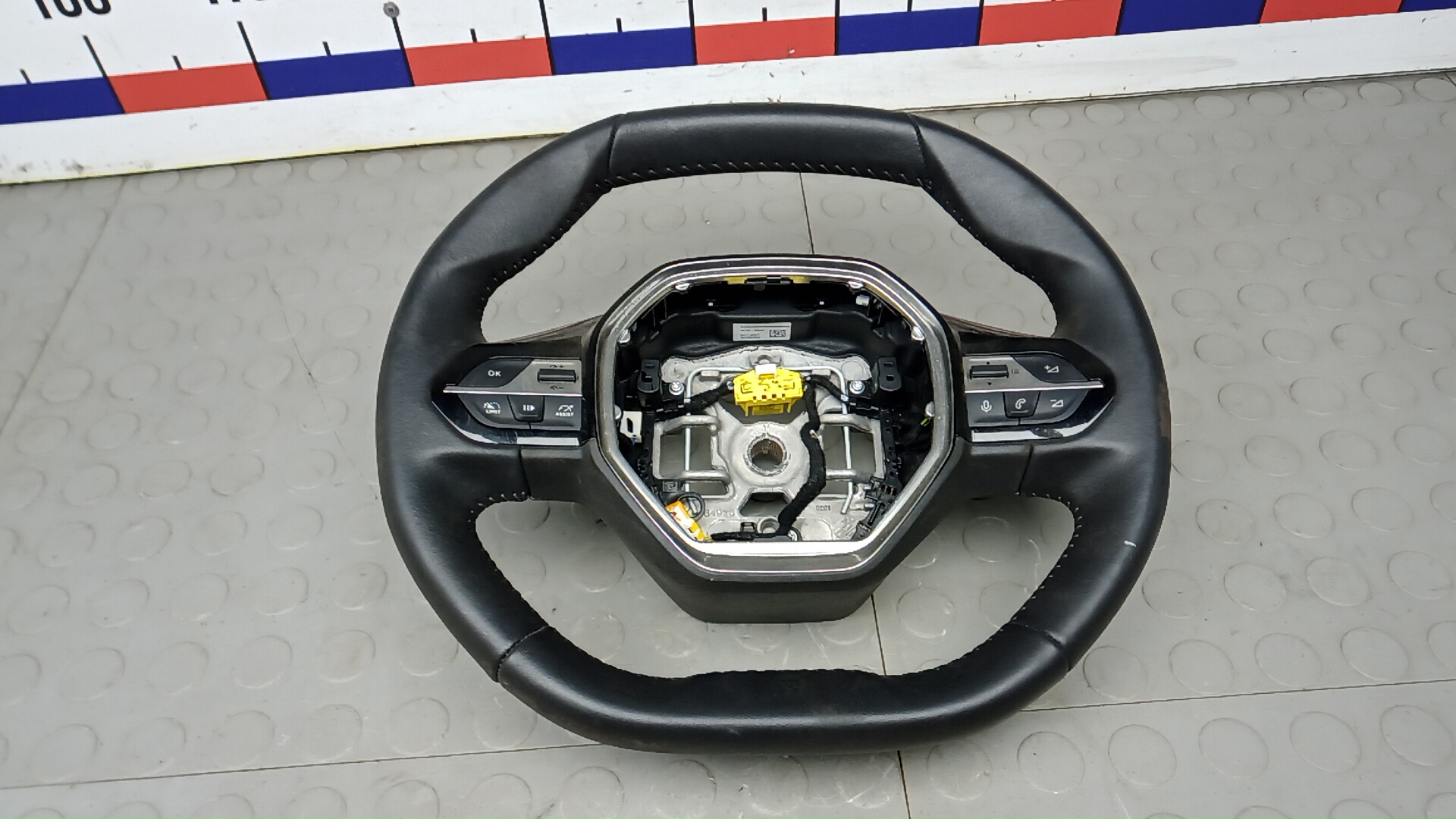Руль Peugeot 308 3