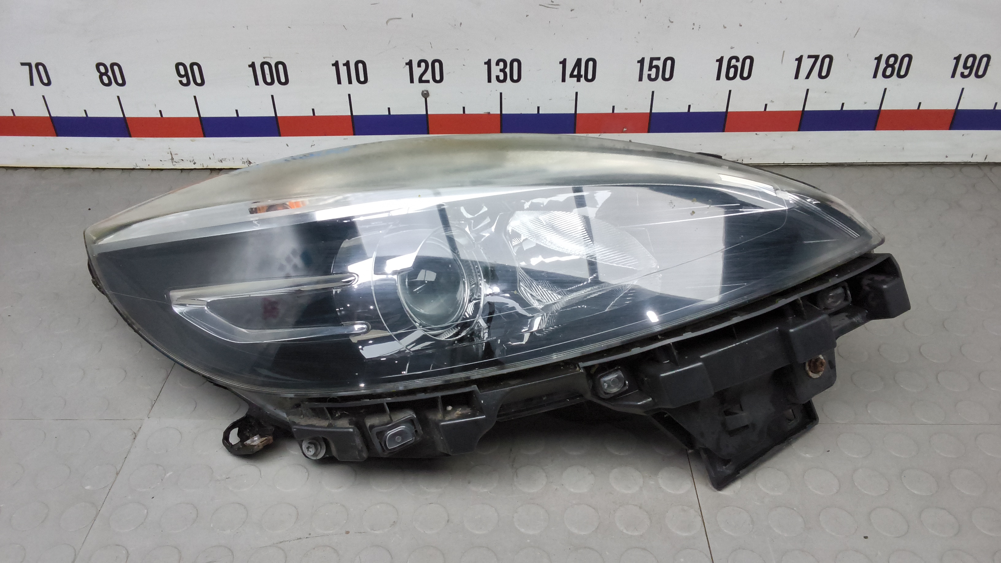 Фара правая Renault Scenic 3