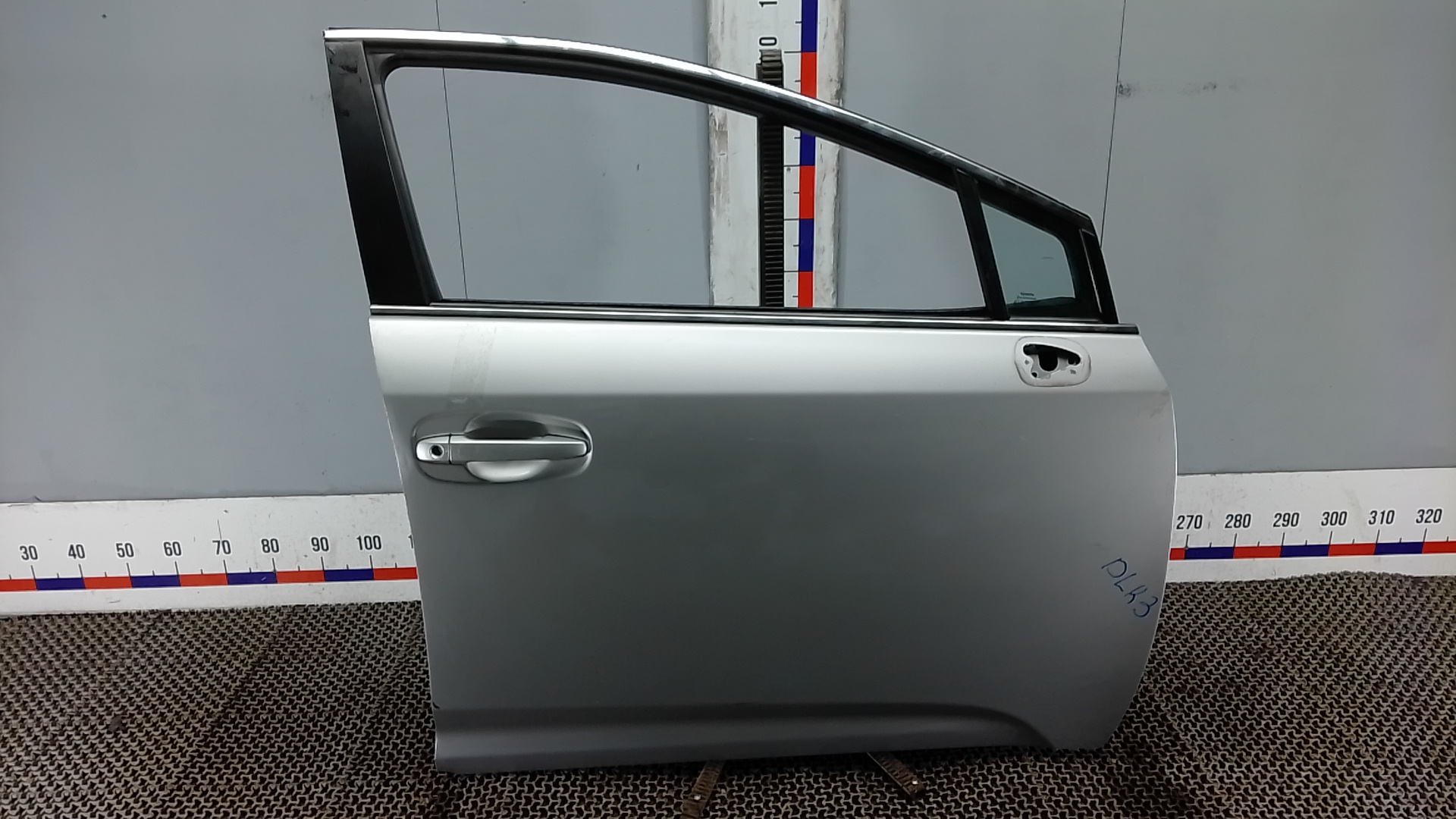 Дверь передняя правая Toyota Avensis T27